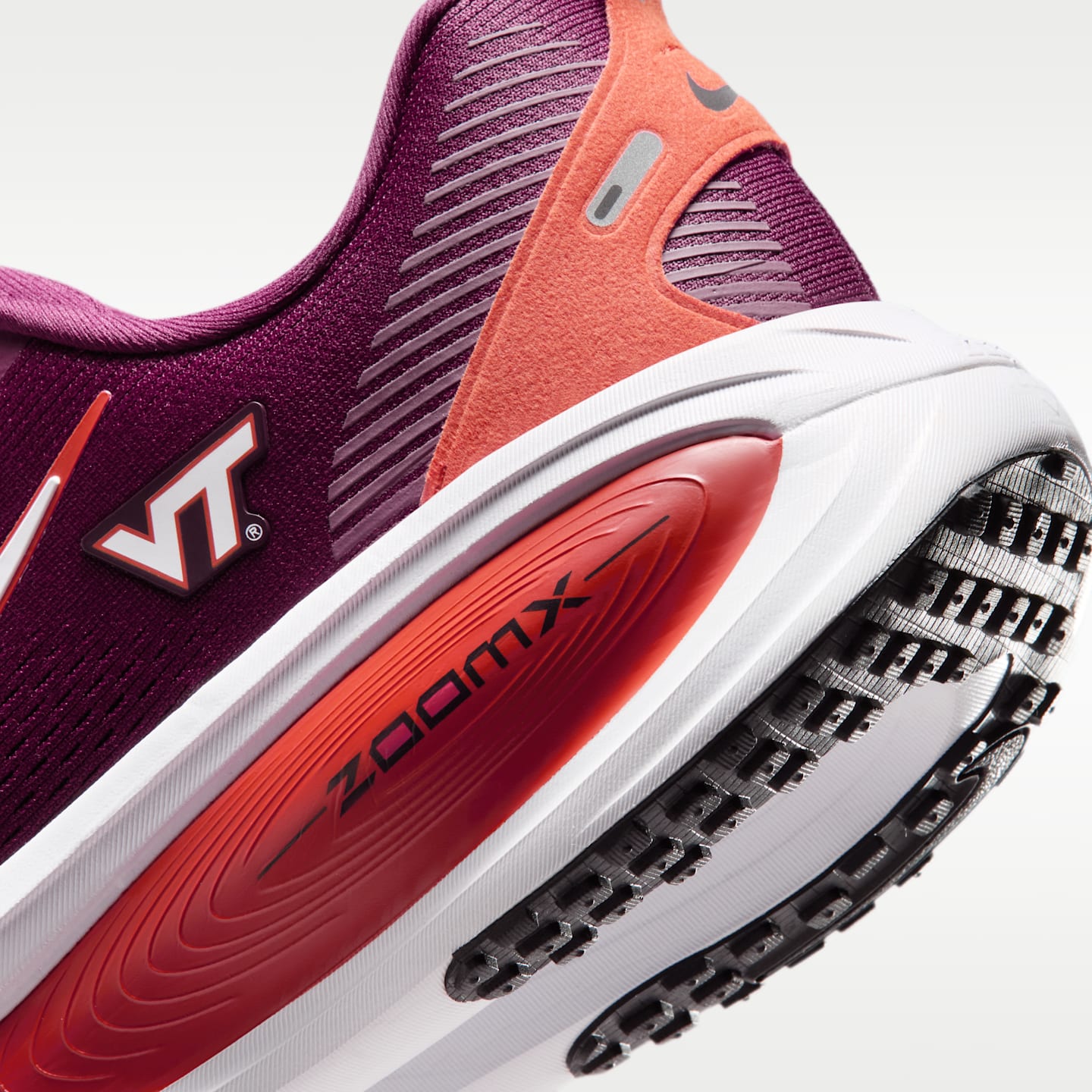 Мужские кроссовки Nike College Vomero 18 (Virginia Tech) Road Running, цвет: Тёмно-бордовый / Оранжевый — фото 8