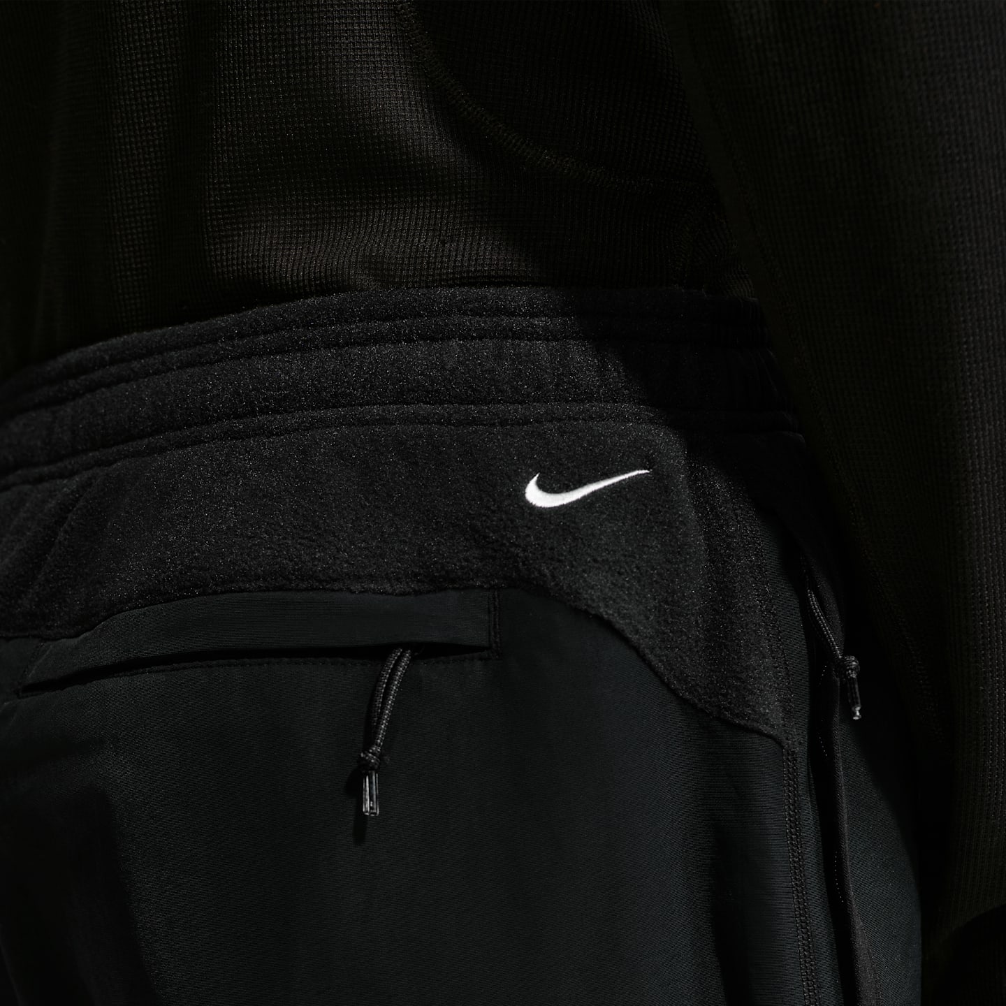 Мужские флисовые брюки Nike ACG Wolf Tree Plus, цвет: Чёрный / Снежный белый — фото 6