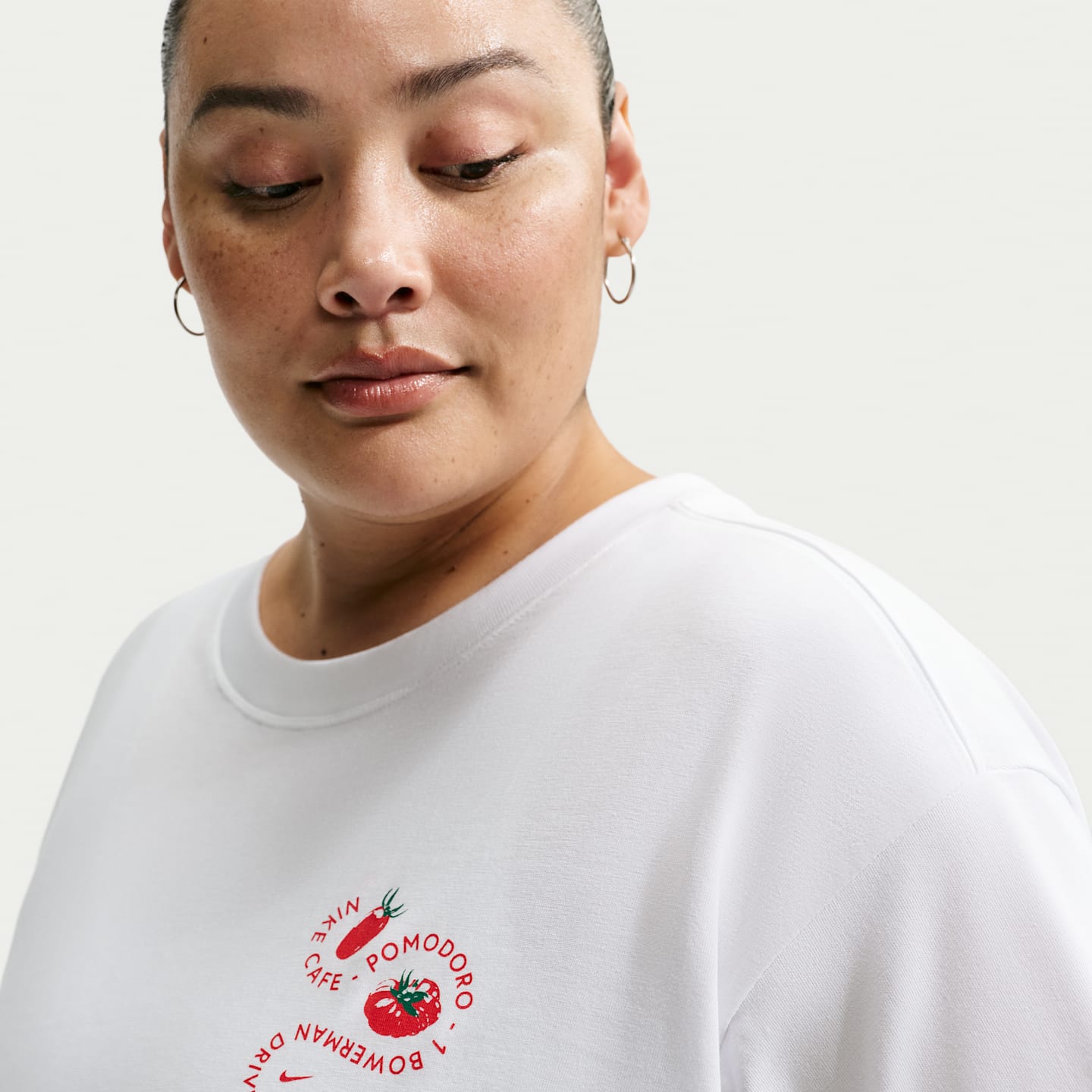 Женская футболка Nike Sportswear Classic оверсайз, большие размеры, цвет: Белый — фото 3