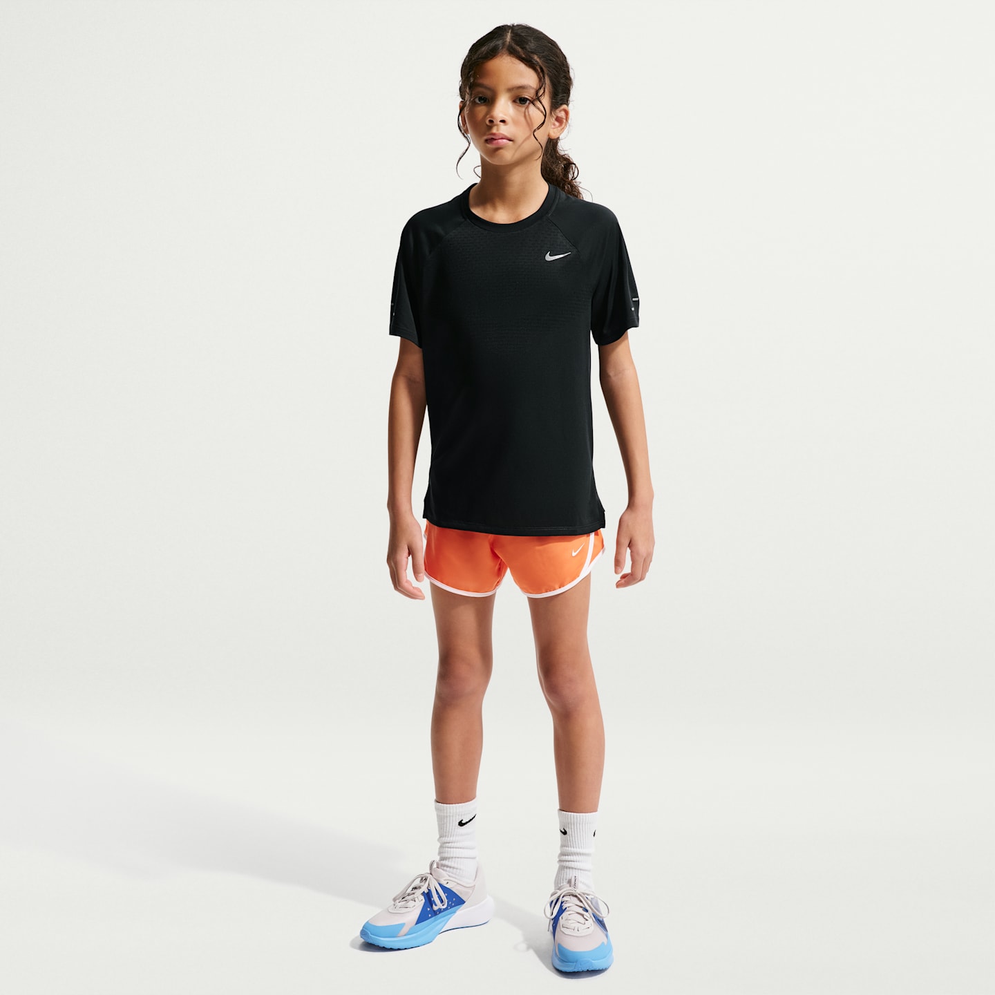 Детский топ Nike Stride Dri-FIT с коротким рукавом, цвет: Чёрный — фото 6
