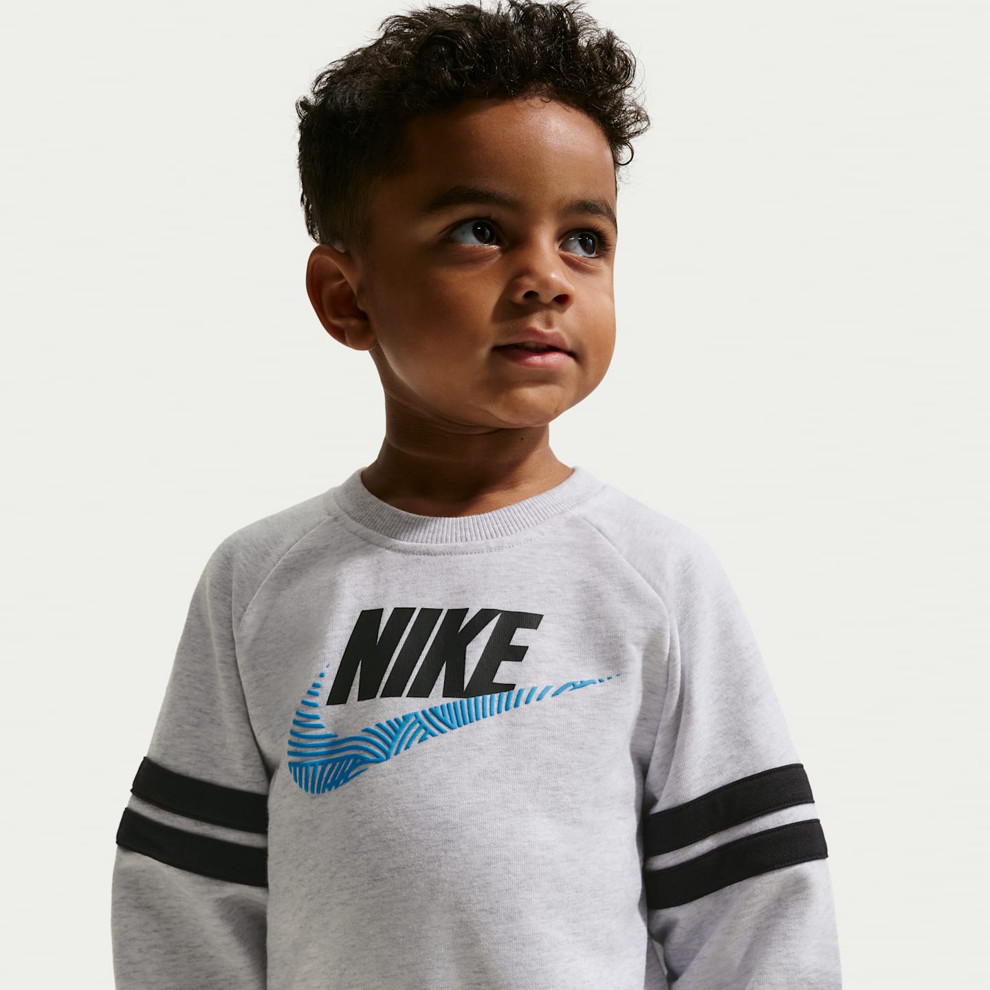 Свитшот для малышей Nike Sportswear In The Zone из махрового трикотажа оверсайз, цвет: Берёзовый меланжевый — фото 1