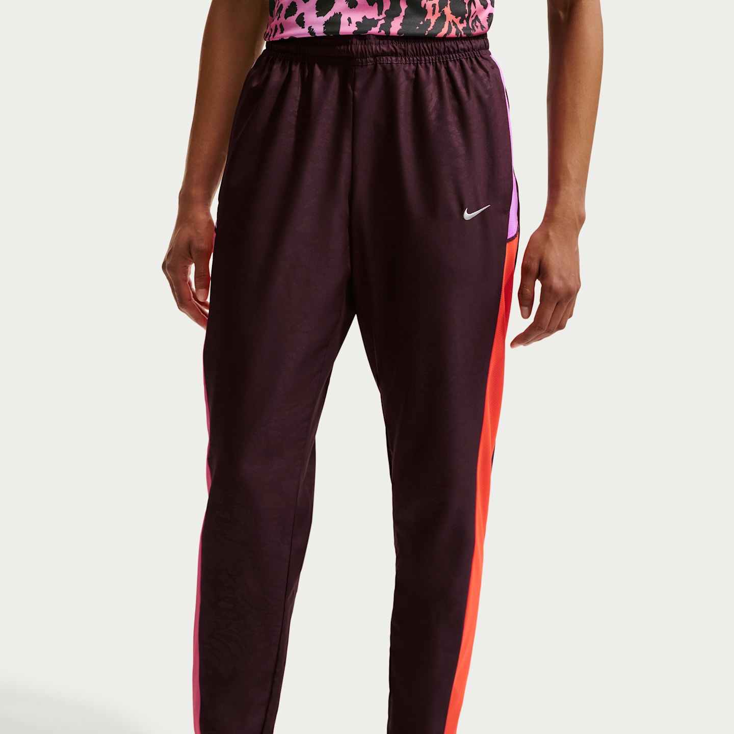 Женские комплекты Nike United Academy Dri-FIT Woven Soccer Tracksuit, цвет: Бордовый — фото 4