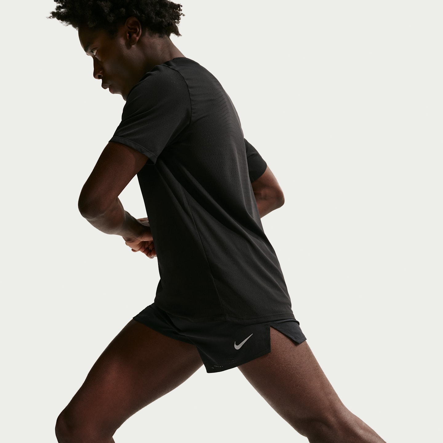 Мужские беговые шорты Nike Fast Dri-FIT 3" со встроенными брифами, цвет: Чёрный — фото 4