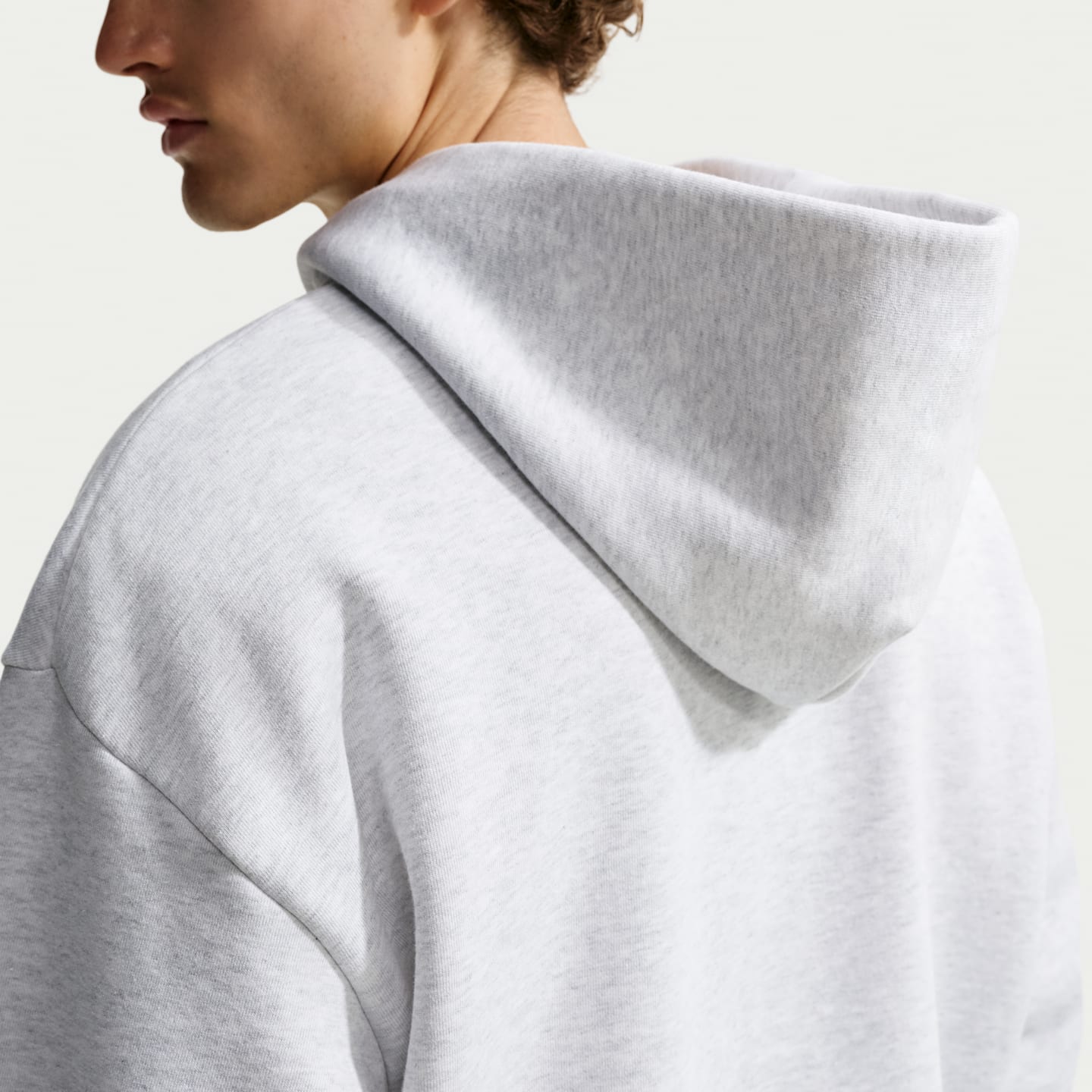 Мужское флисовое худи на молнии Nike Solo, цвет: Берёзовый меланжевый / Чёрный — фото 6
