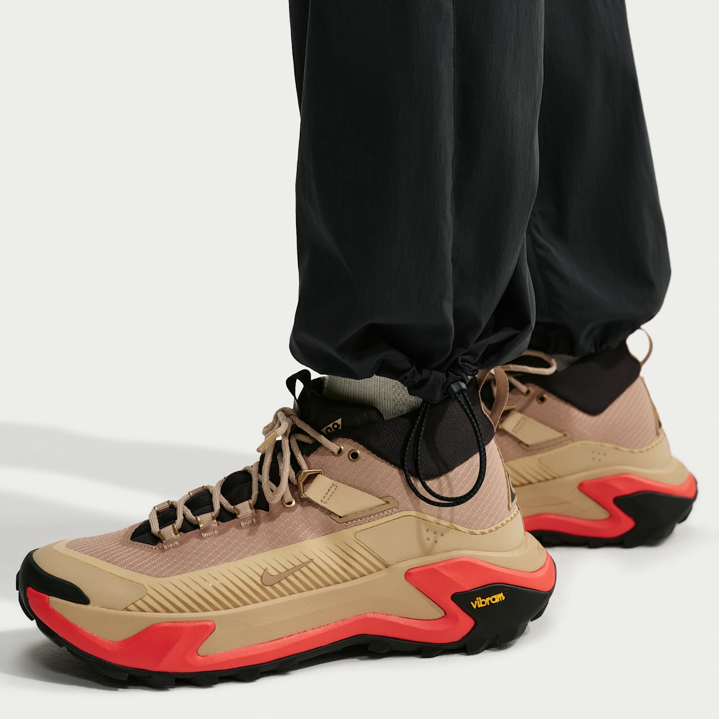 Мужские брюки для походов Nike ACG High Stakes, цвет: Чёрный / Снежный белый — фото 6