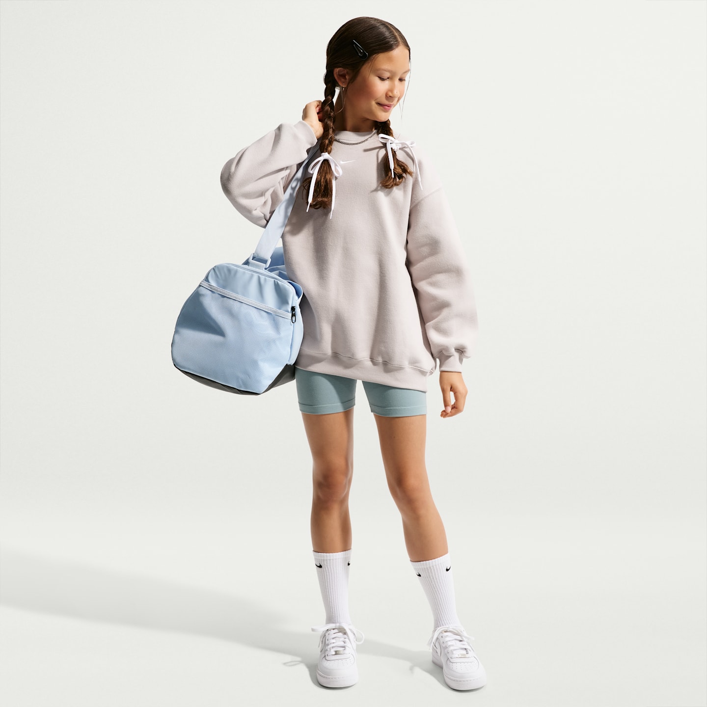 Толстовка Nike Sportswear Studio Oversized Crew-Neck для девочек, цвет: Белый — фото 4