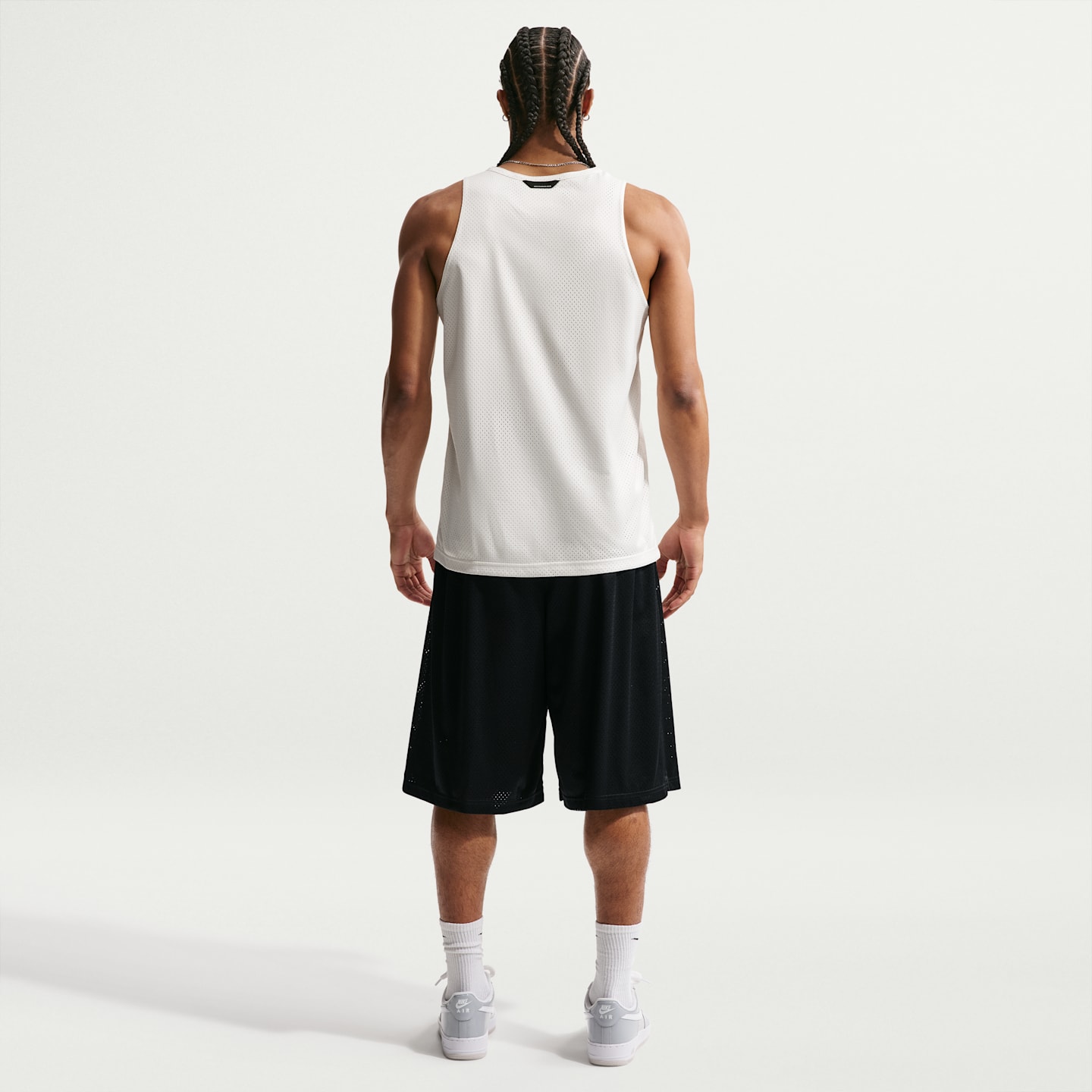 Мужские баскетбольные шорты Nike Standard Issue Dri-FIT 14" Practice из сетки, цвет: Чёрный / Бледная слоновая кость — фото 5