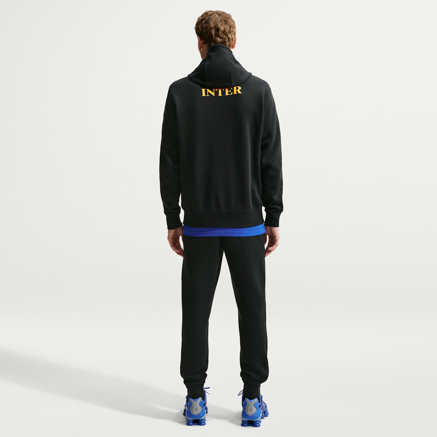 Мужское флисовое футбольное худи на молнии Nike Inter Milan City Side, цвет: Чёрный / Золотой — фото 5