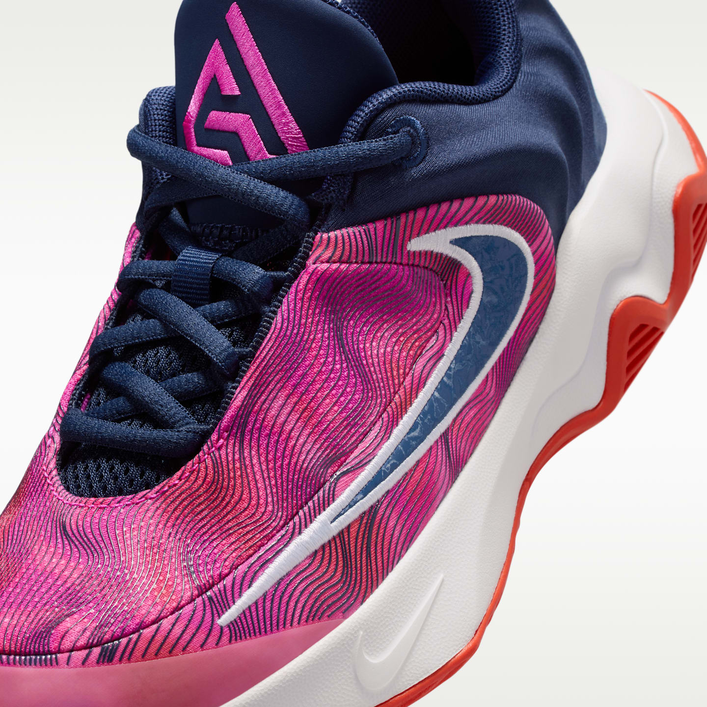 Детские кроссовки Nike Giannis Immortality 4 SE Basketball, цвет: Красный / Розовый — фото 7