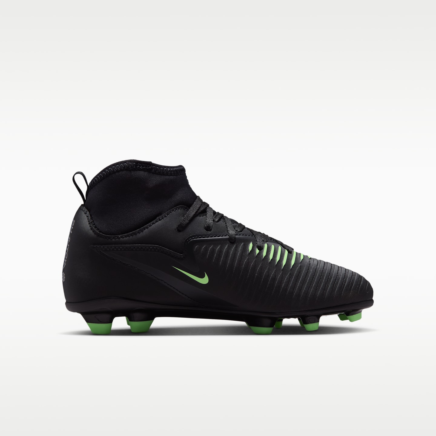 Детские бутсы Nike Jr. Phantom 6 High Club Multi-Ground Soccer Cleats, цвет: Чёрный / Зелёный — фото 3