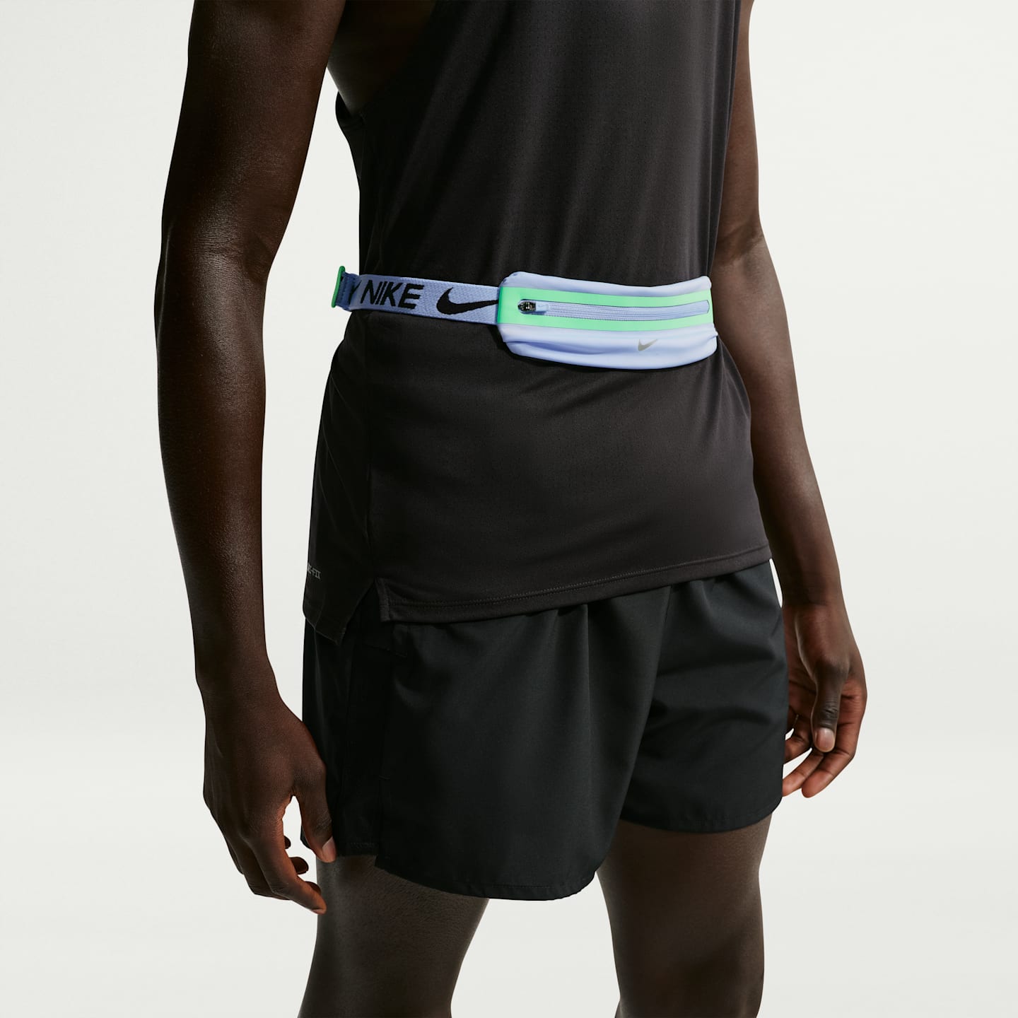 Сумка Nike Slim 4.0 Running Waist Pack, цвет: Серебристый / Зелёный — фото 1