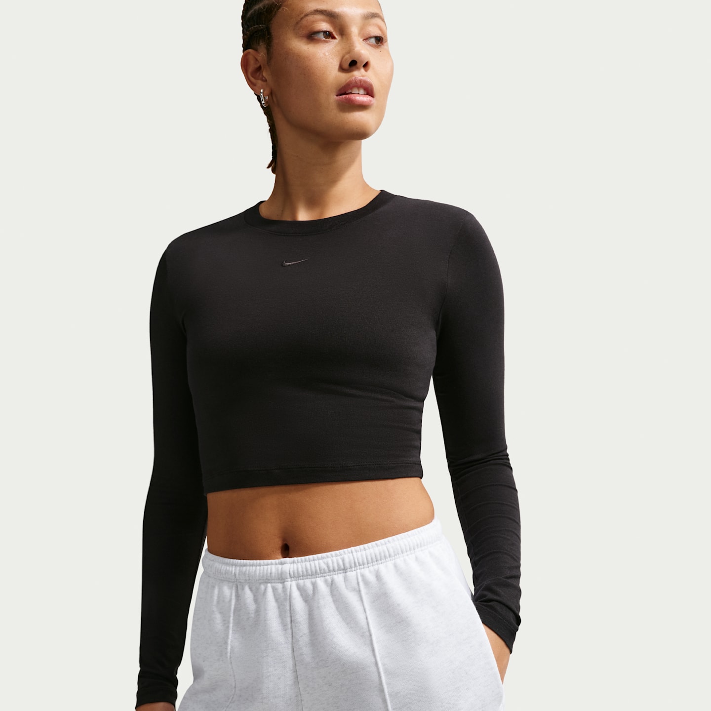 Женские шорты Nike Sportswear Chill Terry из френч терри со средней посадкой, цвет: Берёзовый меланжевый / Белый — фото 2