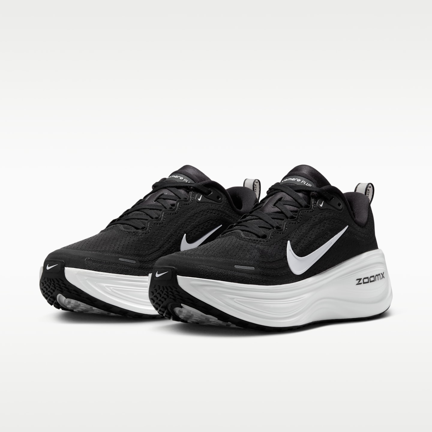 Женские кроссовки Nike Vomero Plus Road Running (Wide), цвет: Чёрный / Холодный серый — фото 5