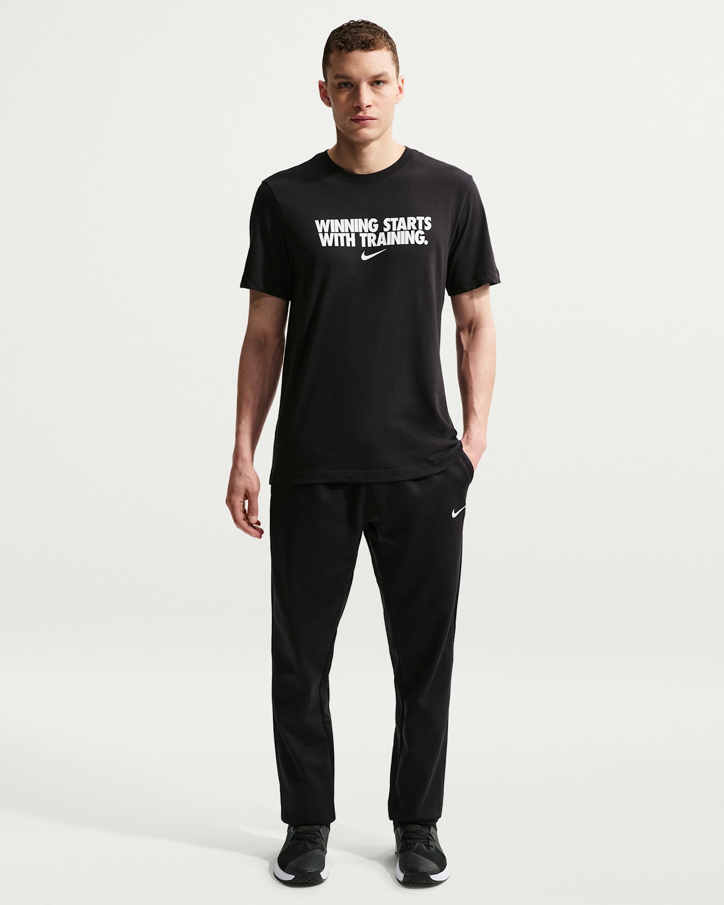 Мужские брюки Nike Therma Therma-FIT для фитнеса с открытым низом, цвет: Чёрный / Белый — фото 6