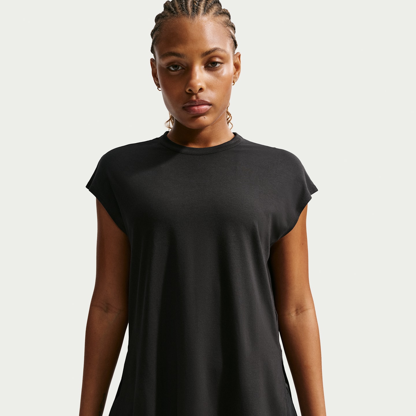 Женская майка Nike 24.7 ImpossiblySoft Dri-FIT, цвет: Чёрный / Серый — фото 1