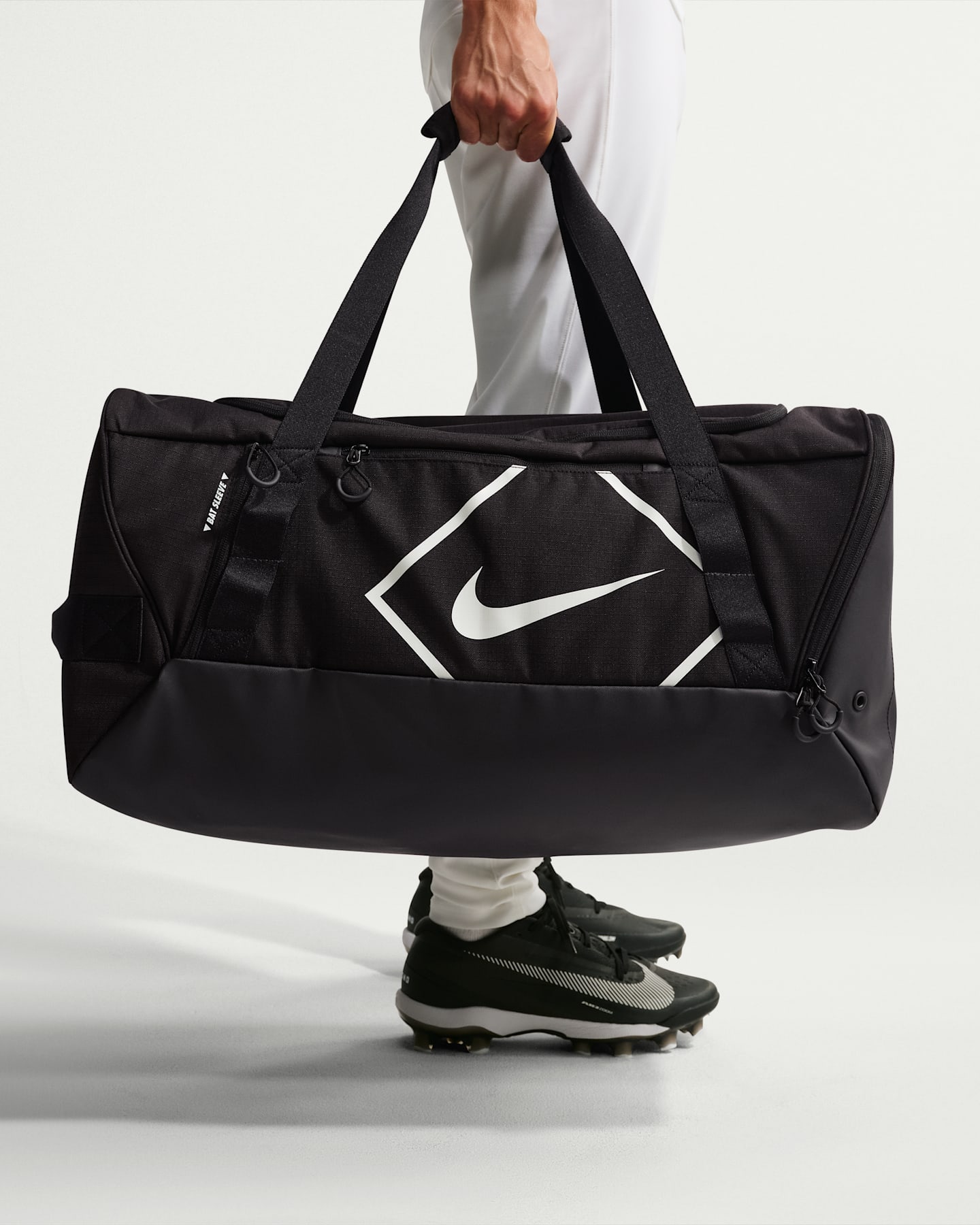 Спортивная сумка Nike Diamond Duffel, 72 л, цвет: Чёрный — фото 13