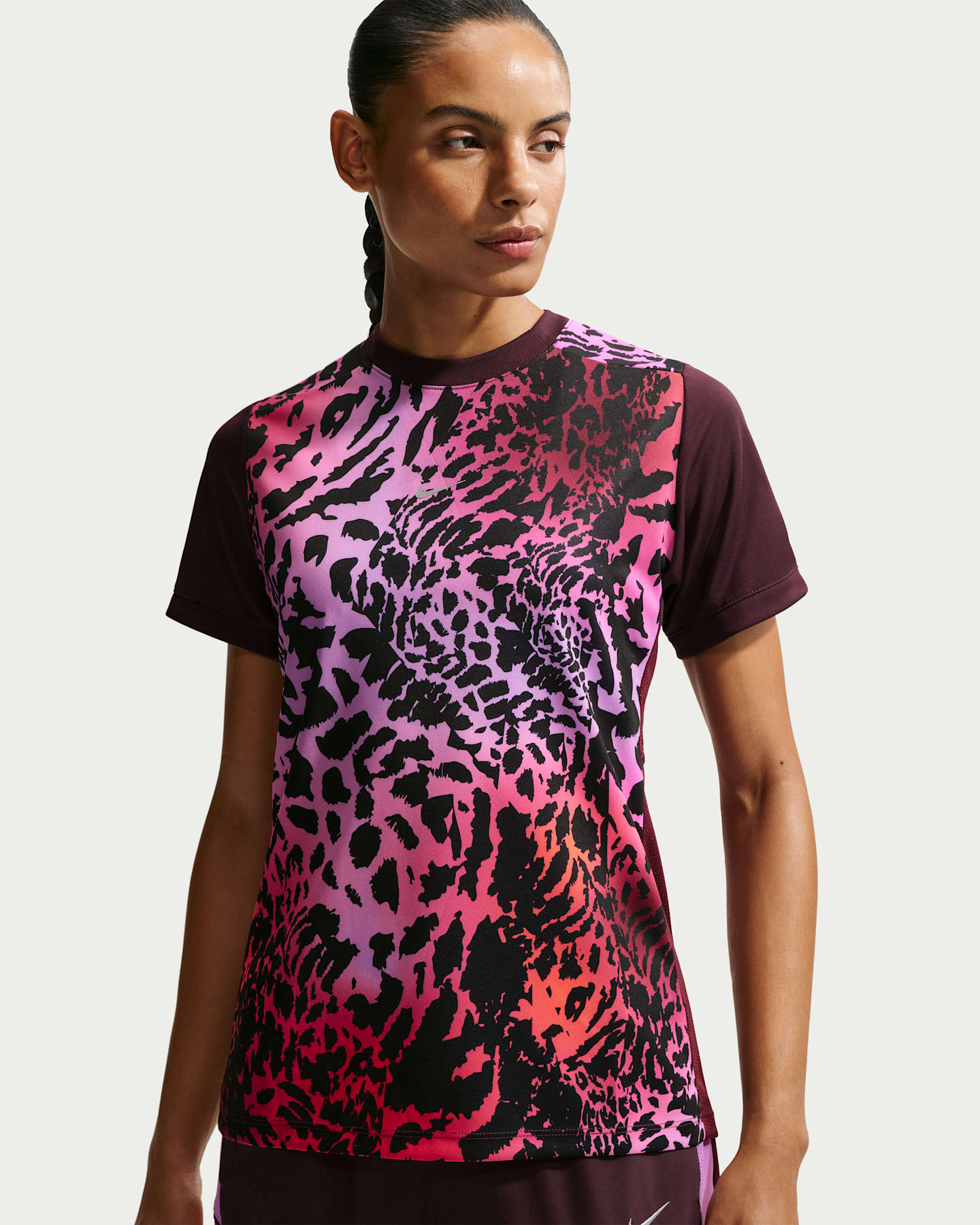 Женская футбольная футболка Nike United Academy Dri-FIT с коротким рукавом, цвет: Бордовый / Платиновый — фото 6