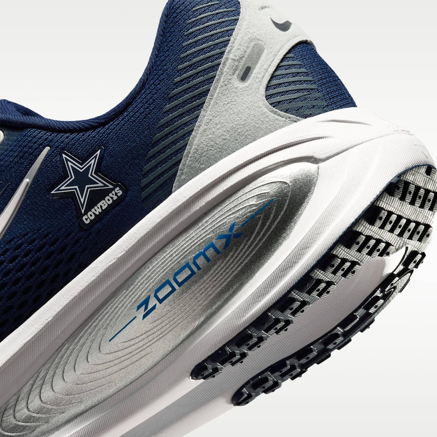 Мужские кроссовки Nike Vomero 18 (Dallas Cowboys) NFL Road Running, цвет: Тёмно-синий / Волчий серый — фото 8