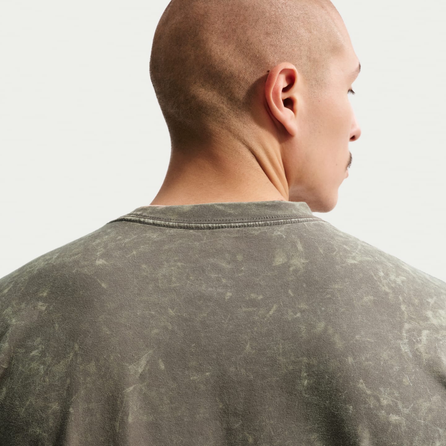 Мужская футболка Nike Sportswear с эффектом винтажной варки, цвет: Серо-бежевый — фото 2