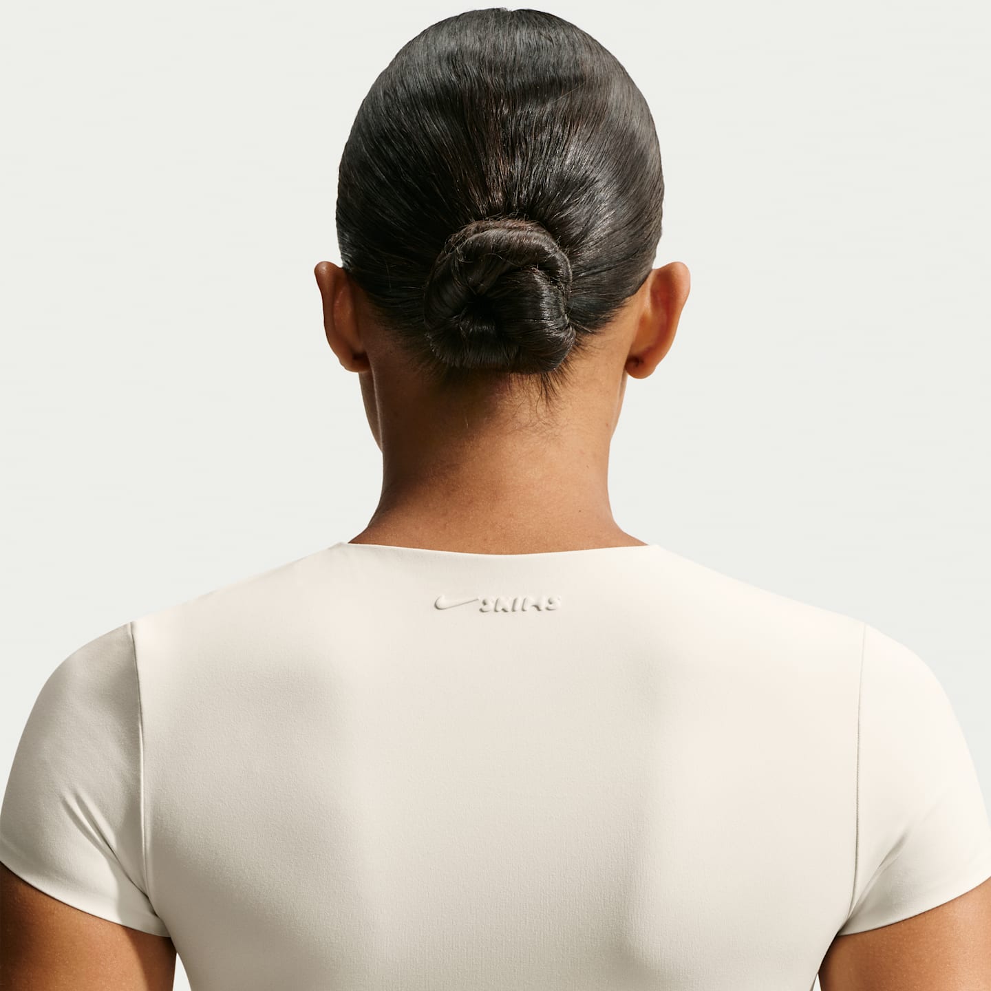 Корсет NikeSKIMS Matte, укороченный — Nike, цвет: Слоновая кость — фото 2