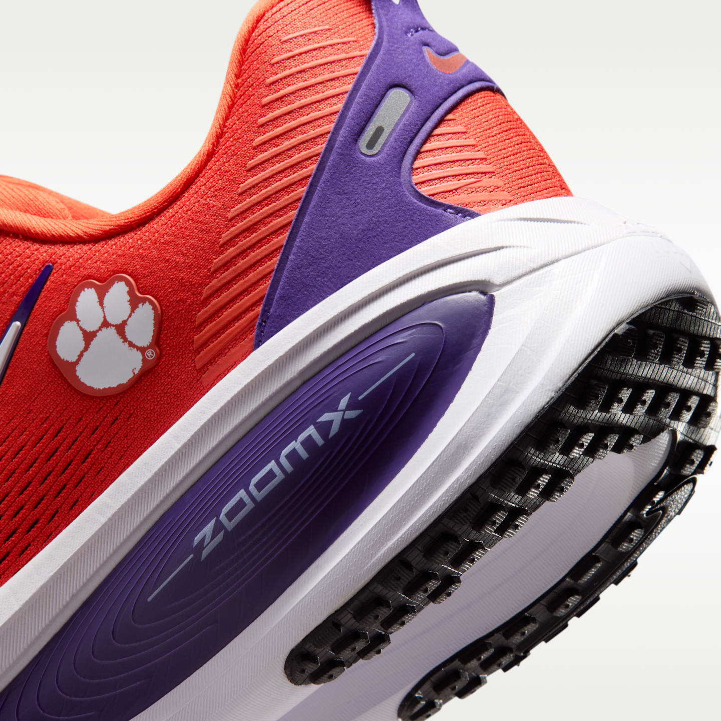 Мужские кроссовки Nike College Vomero 18 (Clemson) Road Running, цвет: Оранжевый / Орхидея — фото 8