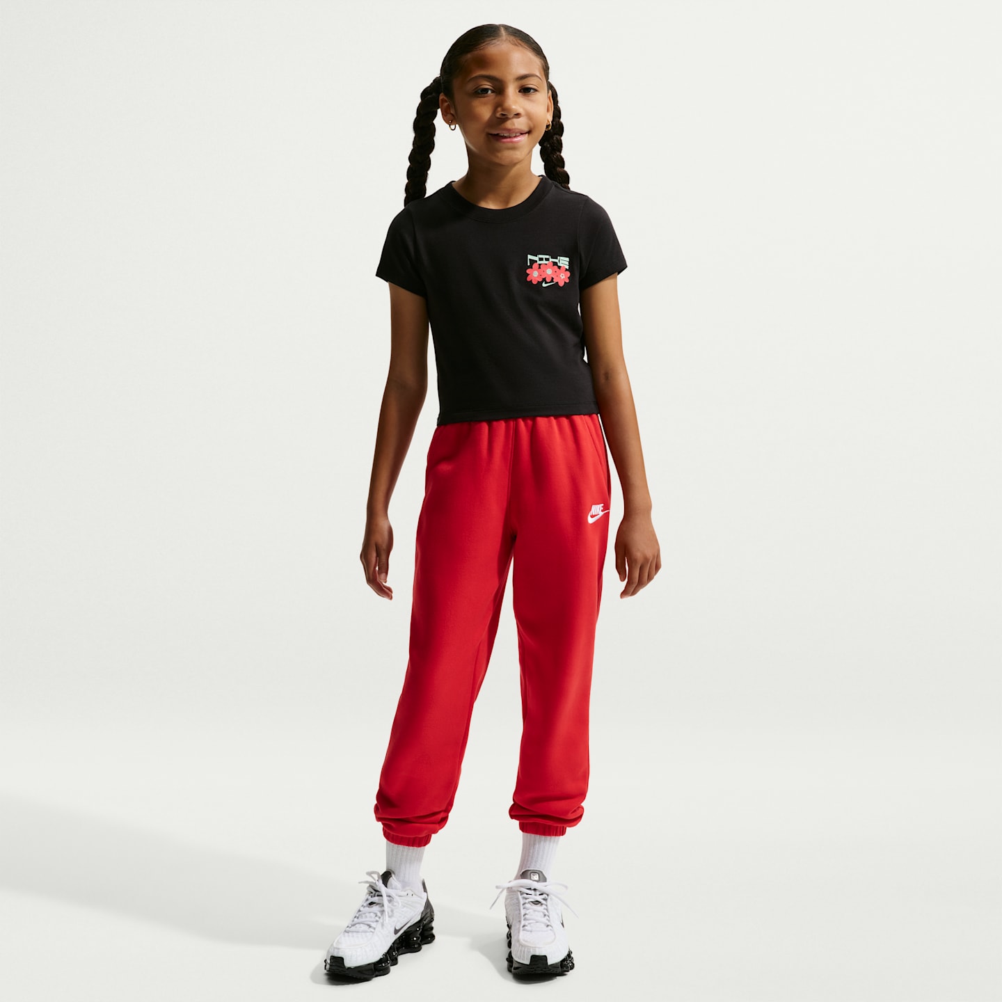 Детская укороченная футболка для девочек Nike Sportswear приталенная, цвет: Чёрный — фото 4