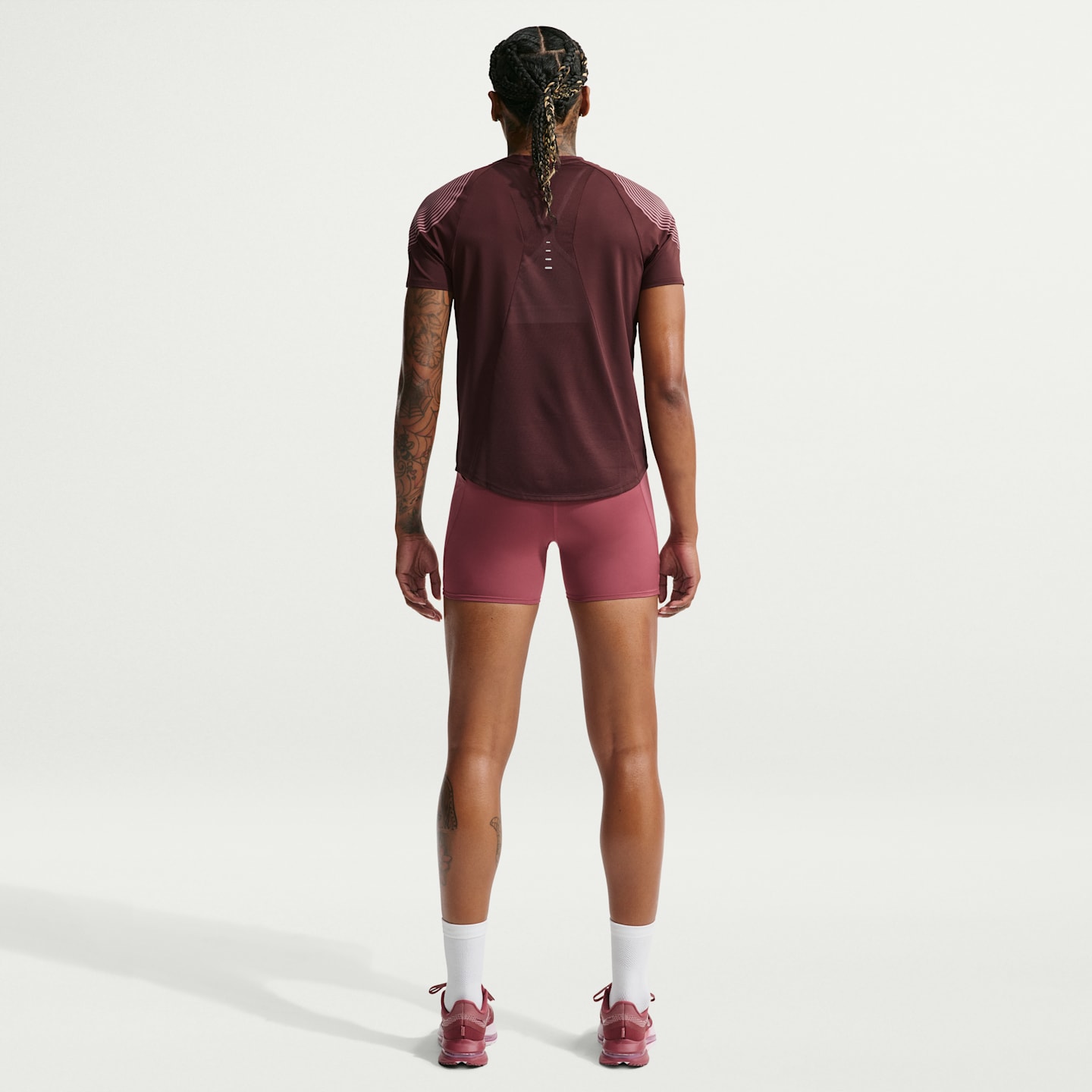 Женский топ Nike Swift Flash Dri-FIT Running Top, цвет: Розовый дымчатый — фото 5