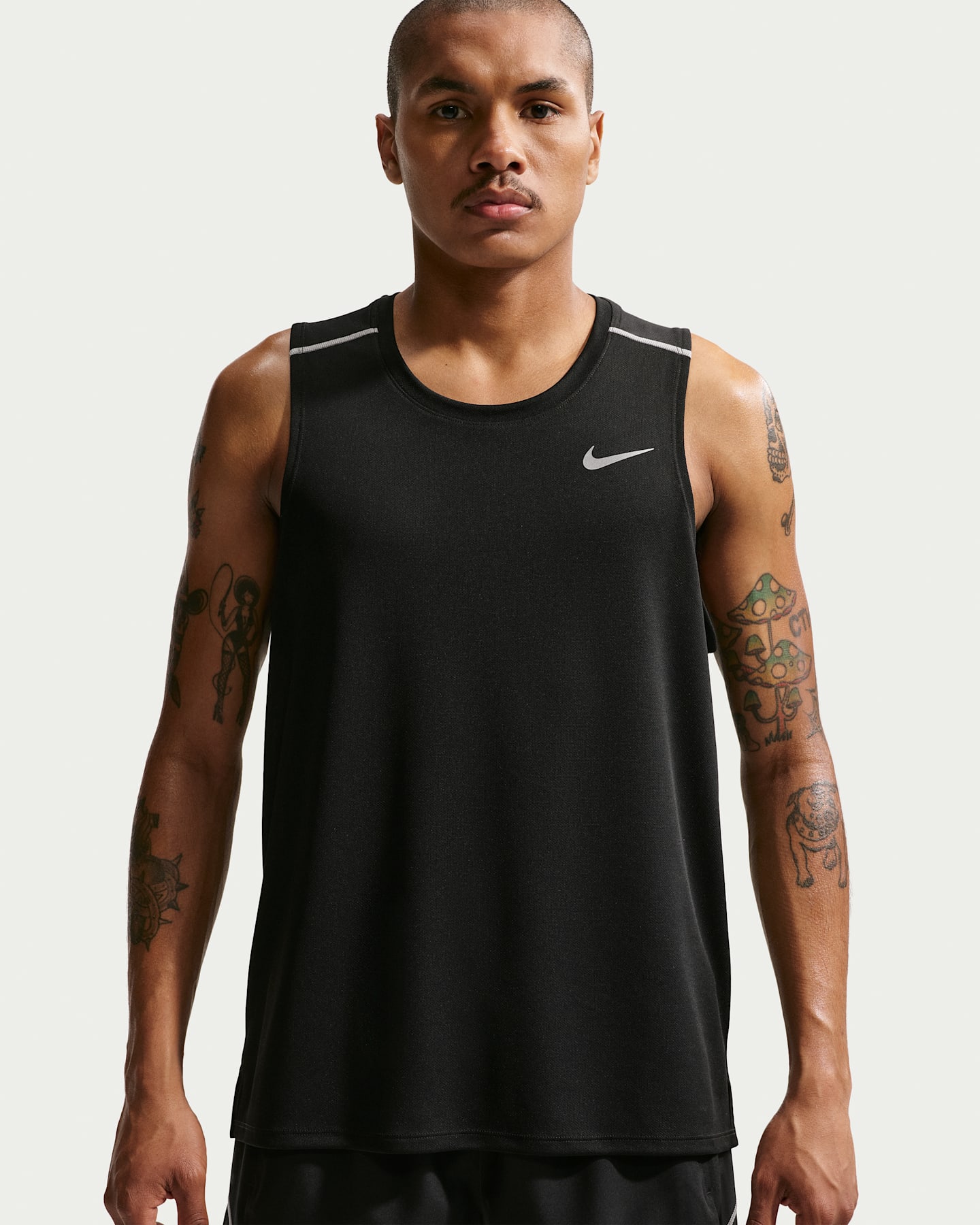 Мужской беговой топ-майка Nike Miler Dri-FIT, цвет: Чёрный — фото 6