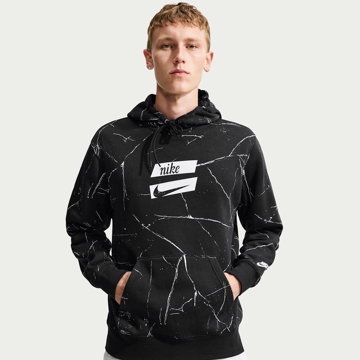 Мужское флисовое худи Nike Club, цвет: Чёрный / Молочный — фото 1