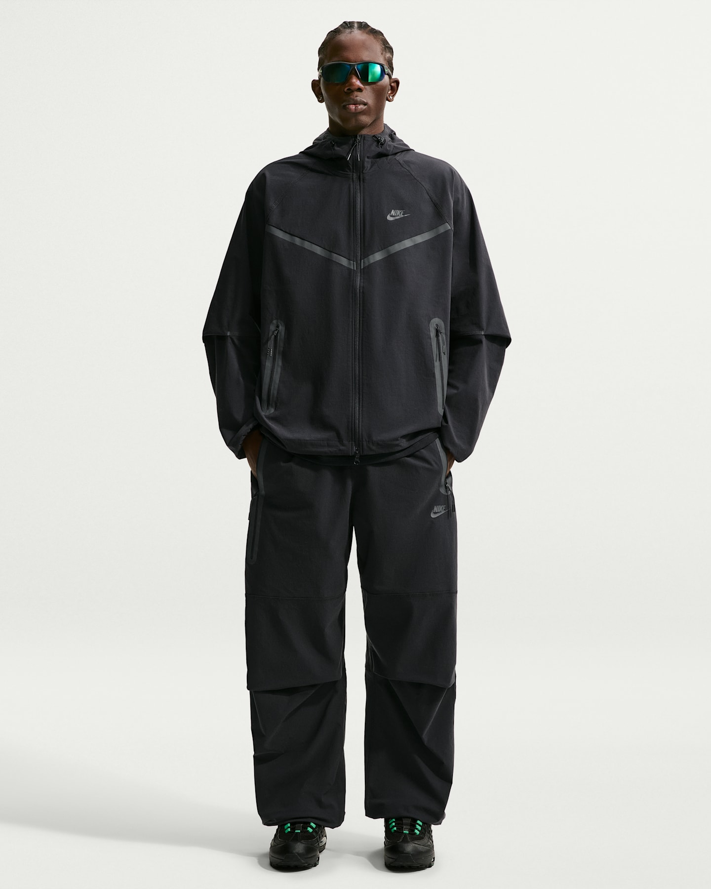 Мужские брюки Nike Tech Woven оверсайз, цвет: Чёрный — фото 7