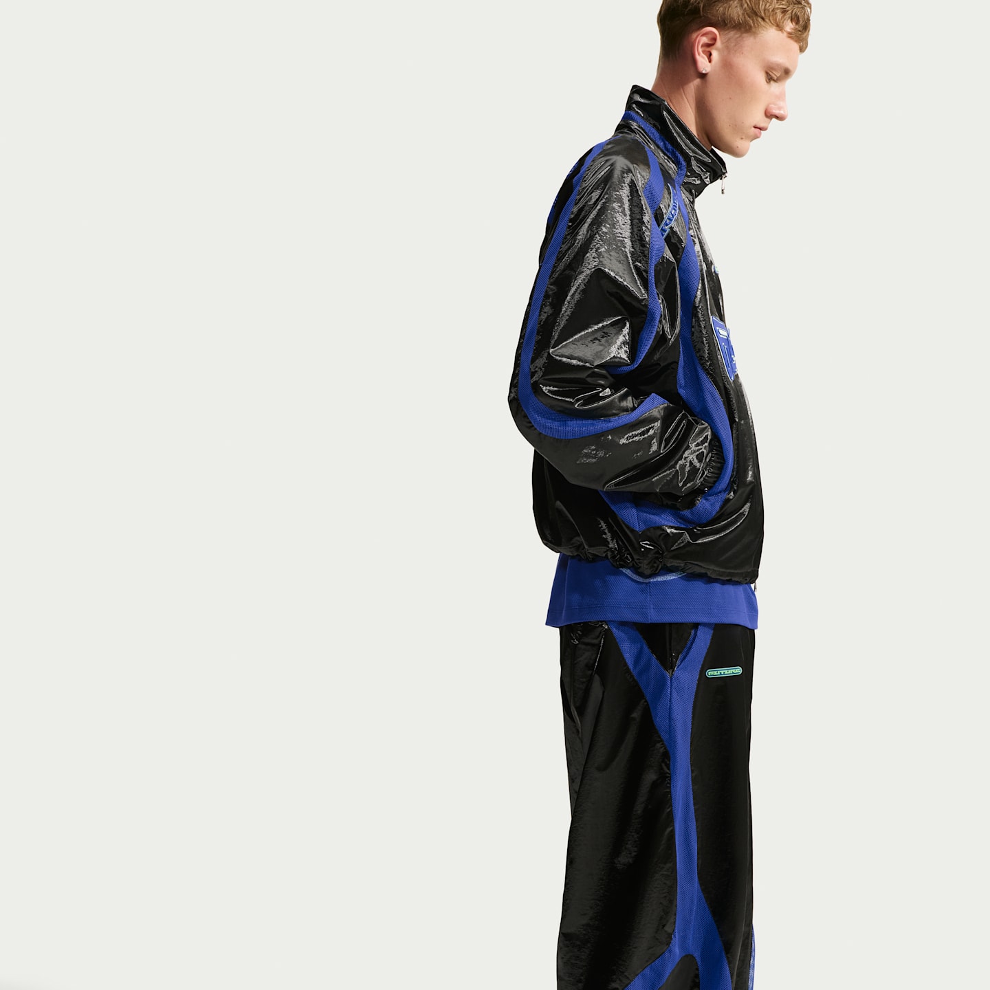 Мужские брюки Nike Project F.R.O.G. Woven Flow Track Pants, цвет: Чёрный / Королевский синий — фото 4