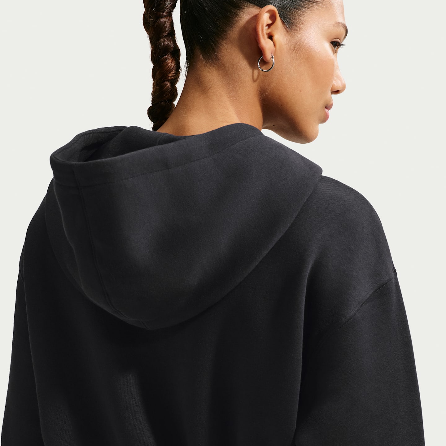 Женское худи Nike Sportswear Phoenix Fleece Loose Full-Zip Cropped, цвет: Чёрный / Молочный — фото 2