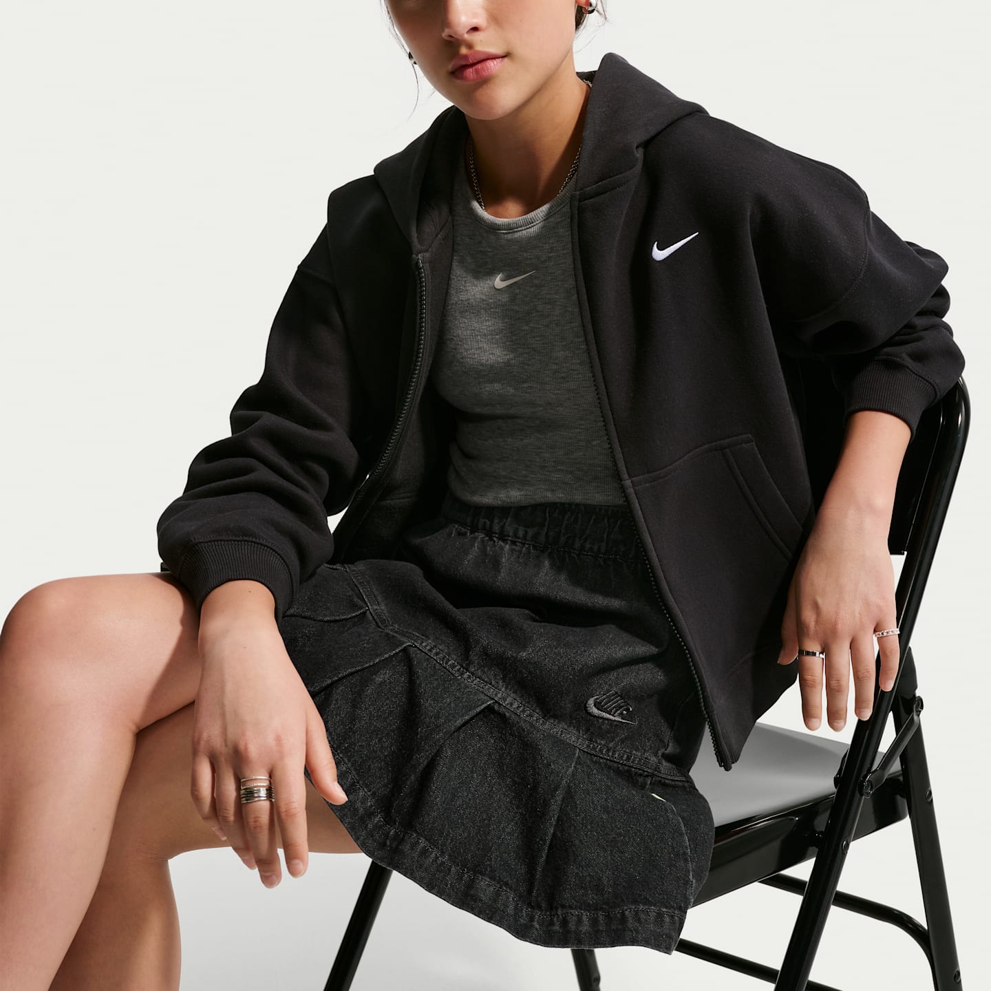 Детская джинсовая плиссированная юбка для девочек Nike Sportswear, цвет: Чёрный / Антрацитовый — фото 4