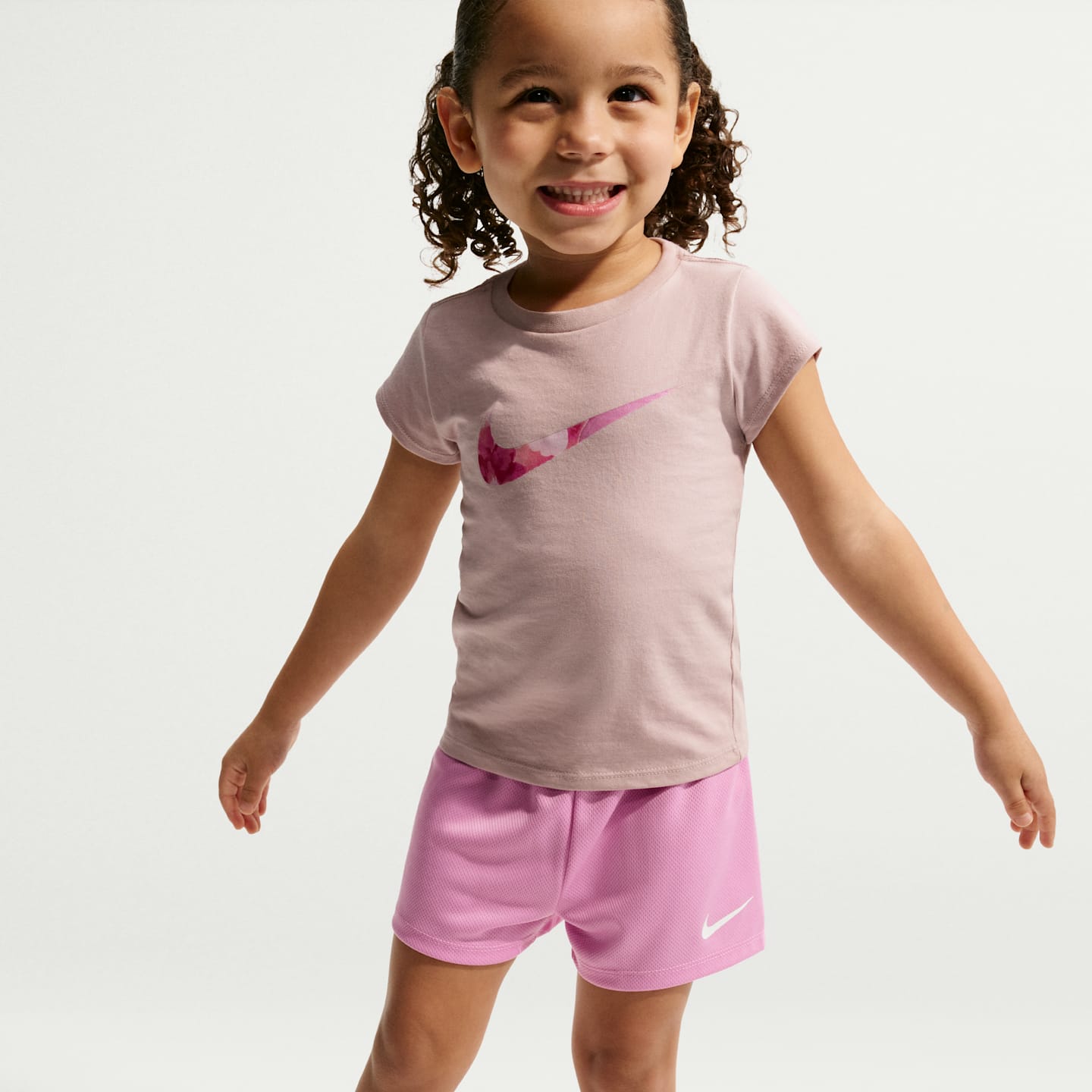 Детские шорты Nike Move With Nature Toddler 2-Piece Mesh Shorts Set, цвет: Светлый пурпурный — фото 6