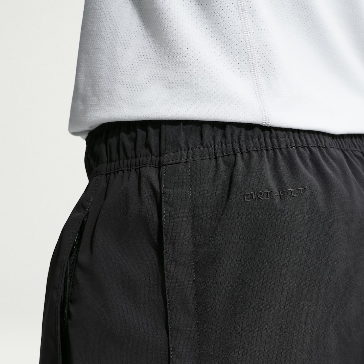 Мужские шорты Nike Tech Helios Dri-FIT, цвет: Чёрный — фото 6