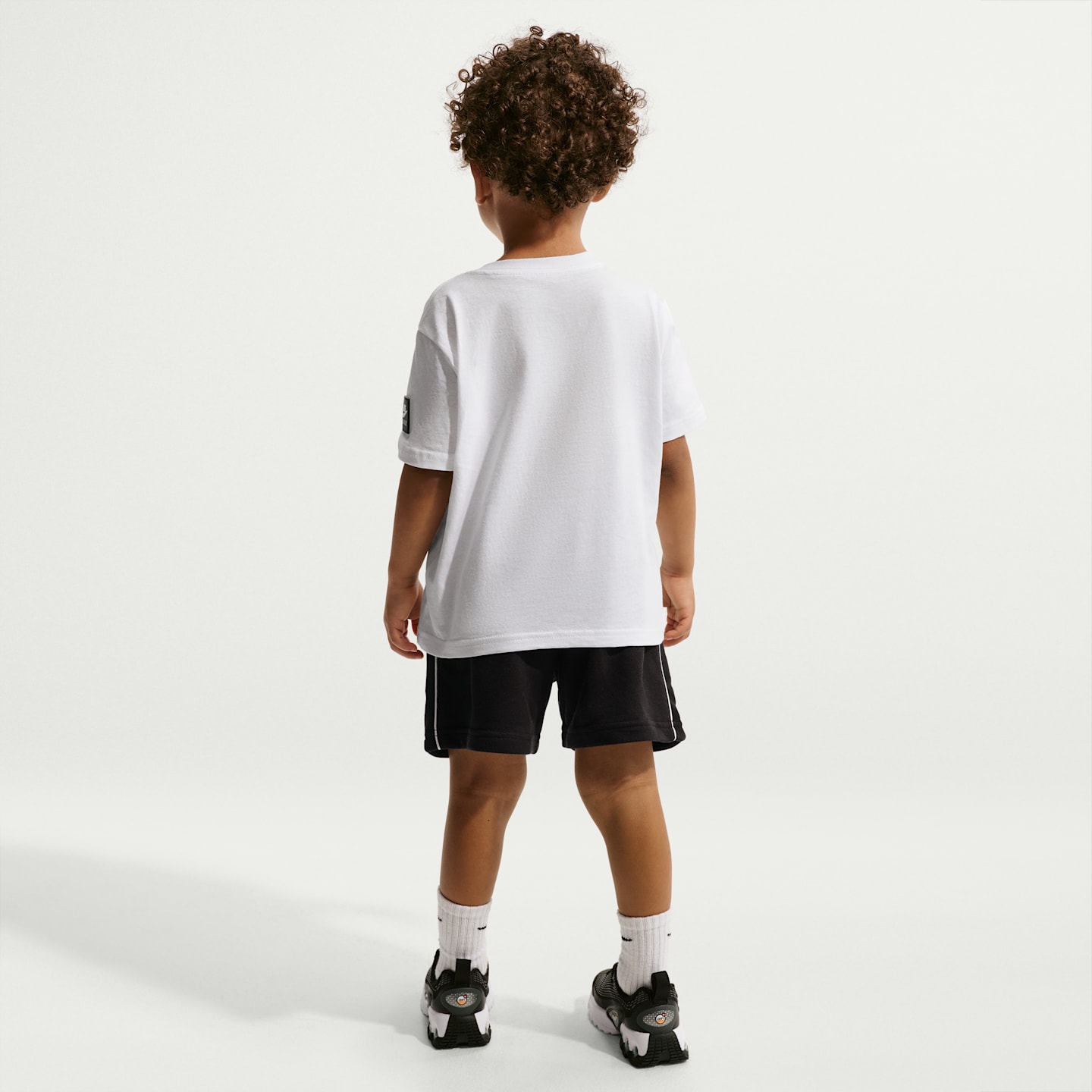Детский комплект Nike Air Toddler 2-Piece French Terry Shorts Set, цвет: Чёрный — фото 7