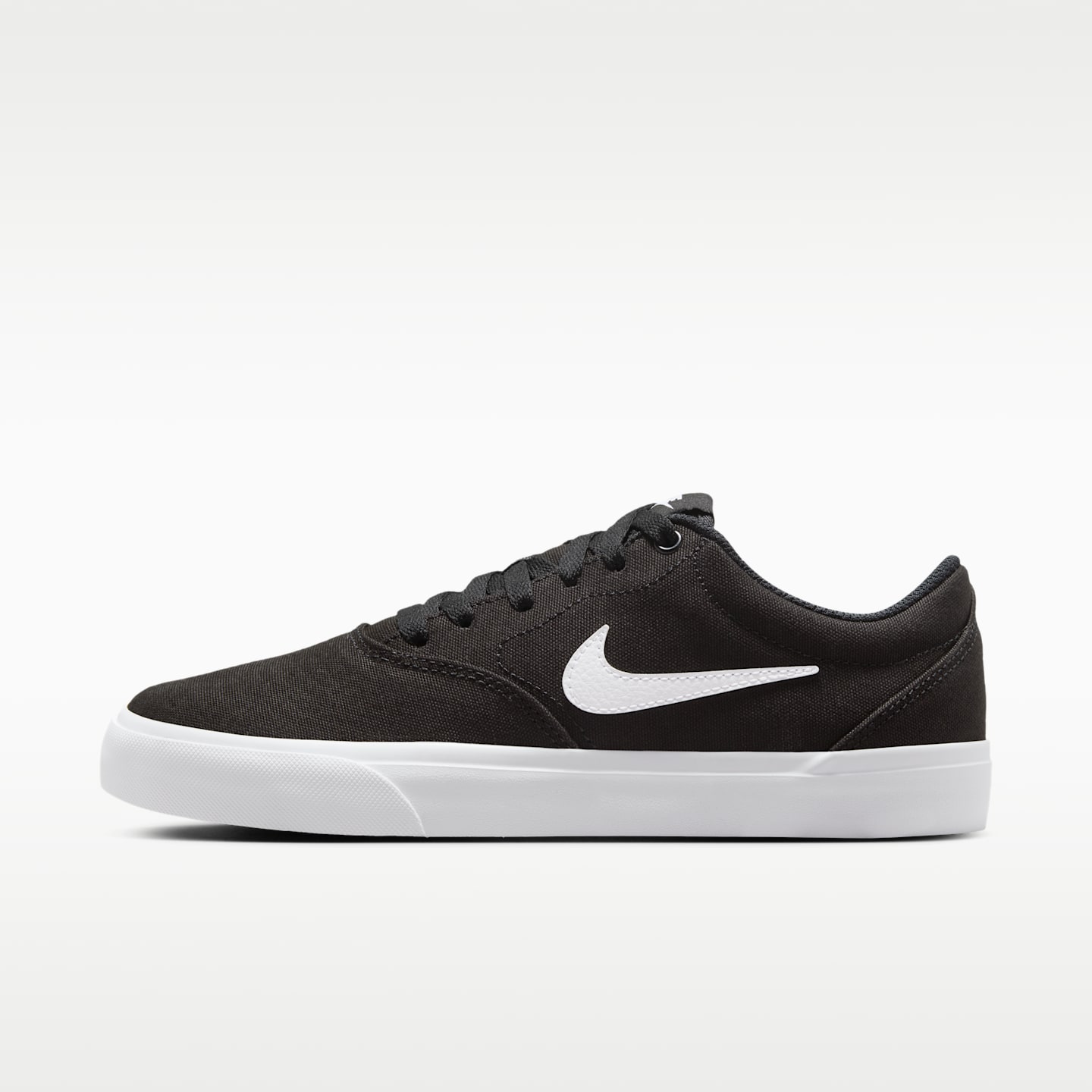 Женские кроссовки Nike Charge Canvas, цвет: Чёрный / Белый