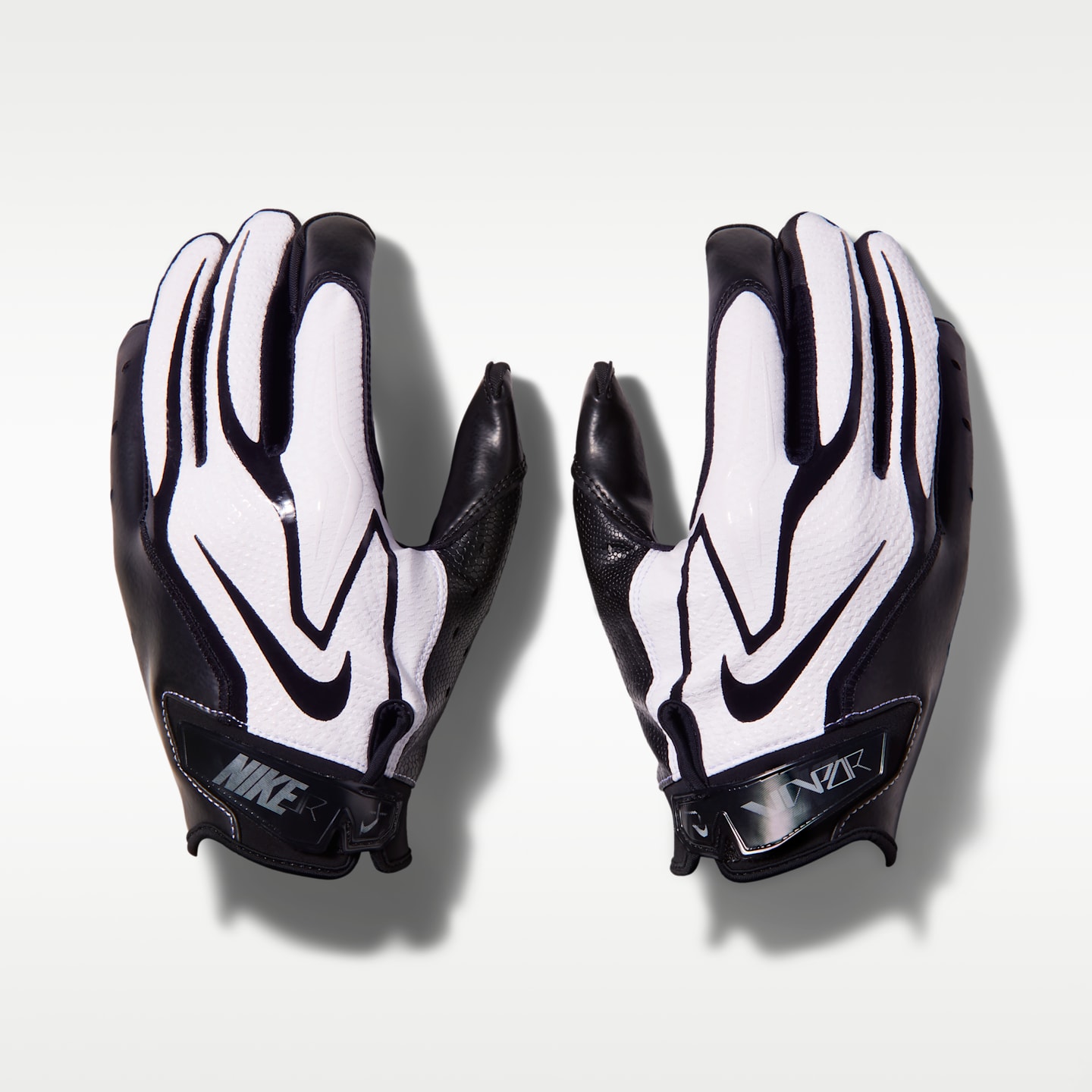 Перчатки для американского футбола Nike Vapor Jet для любой погоды, 1 пара, цвет: Белый / Чёрный — фото 1