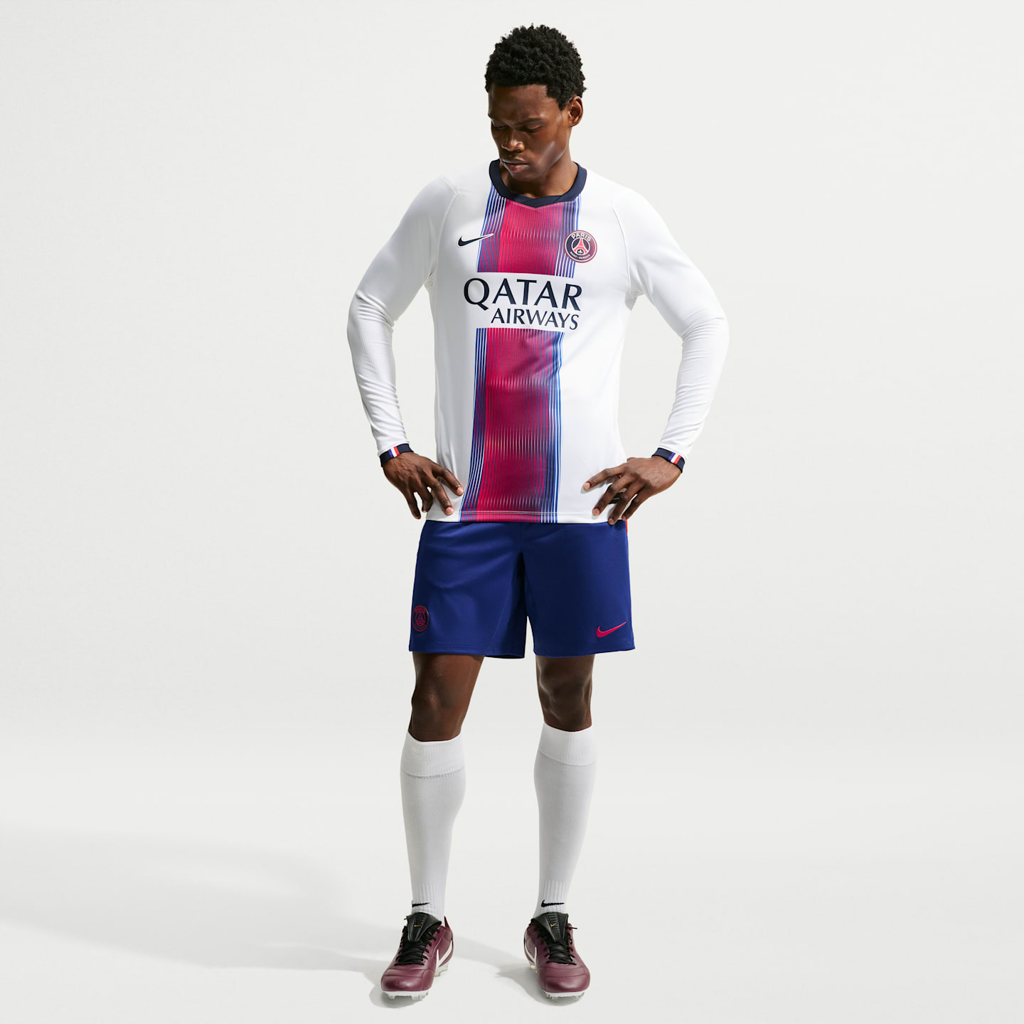 Мужской топ Nike Paris Saint-Germain 2026/27 Stadium Away Dri-FIT Soccer Replica Long-Sleeve Jersey, цвет: Белый / Тёмно-синий — фото 4