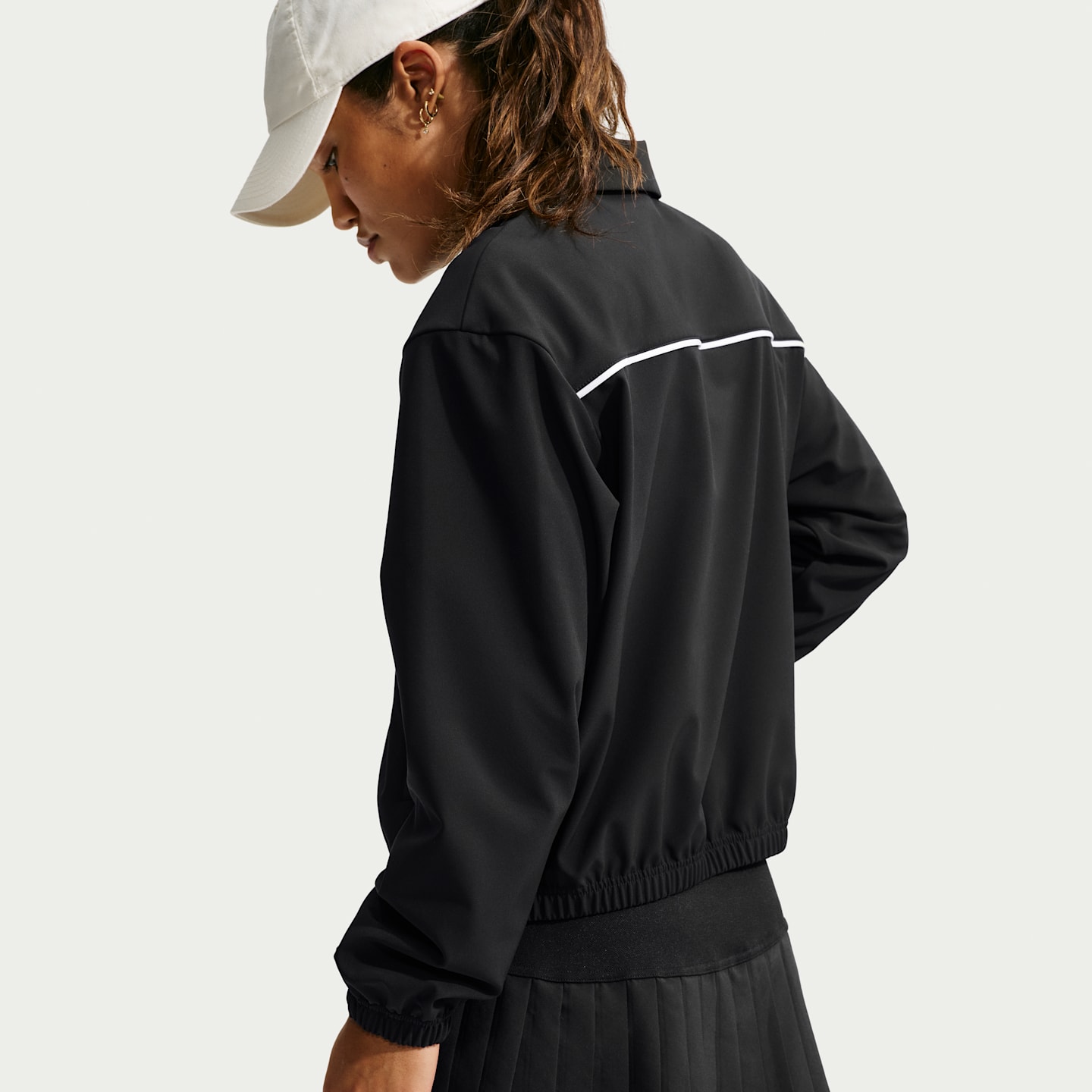 Женская куртка Nike Par Therma-FIT Full-Zip Golf, цвет: Чёрный / Молочный — фото 2