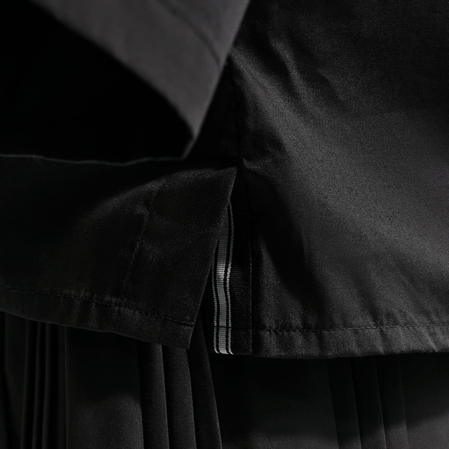 Женский топ Nike Sportswear Chill Poplin Oversized Top, цвет: Чёрный / Снежный белый — фото 6