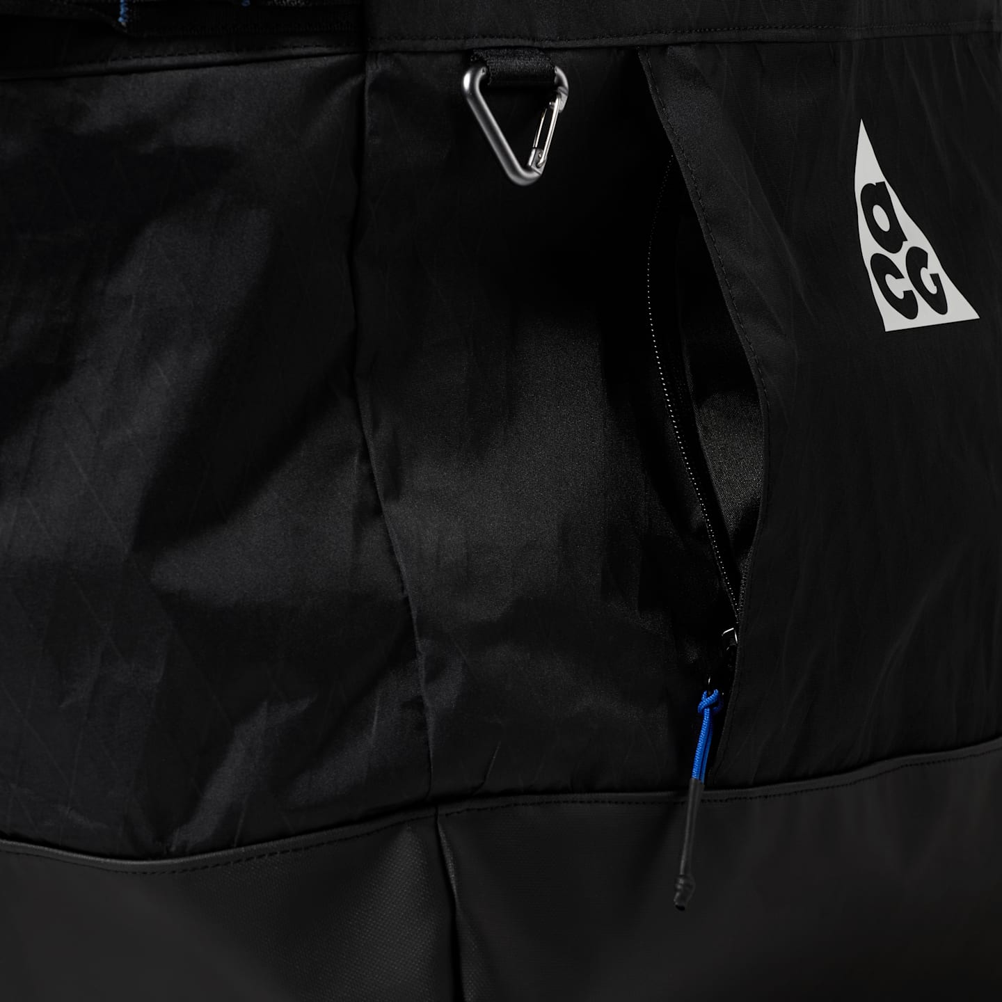Большая сумка-тоут Nike ACG Gear, 55 л, цвет: Чёрный / Антрацитовый — фото 6