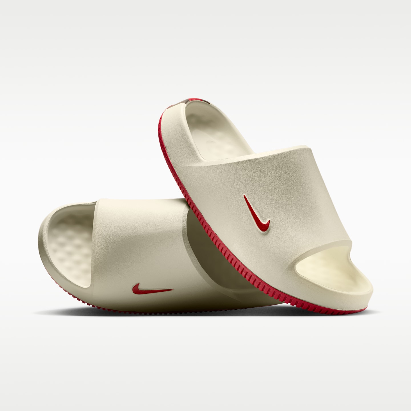 Мужские сандалии Nike Calm (Tampa Bay Buccaneers) NFL, цвет: Молочный / Оловянный