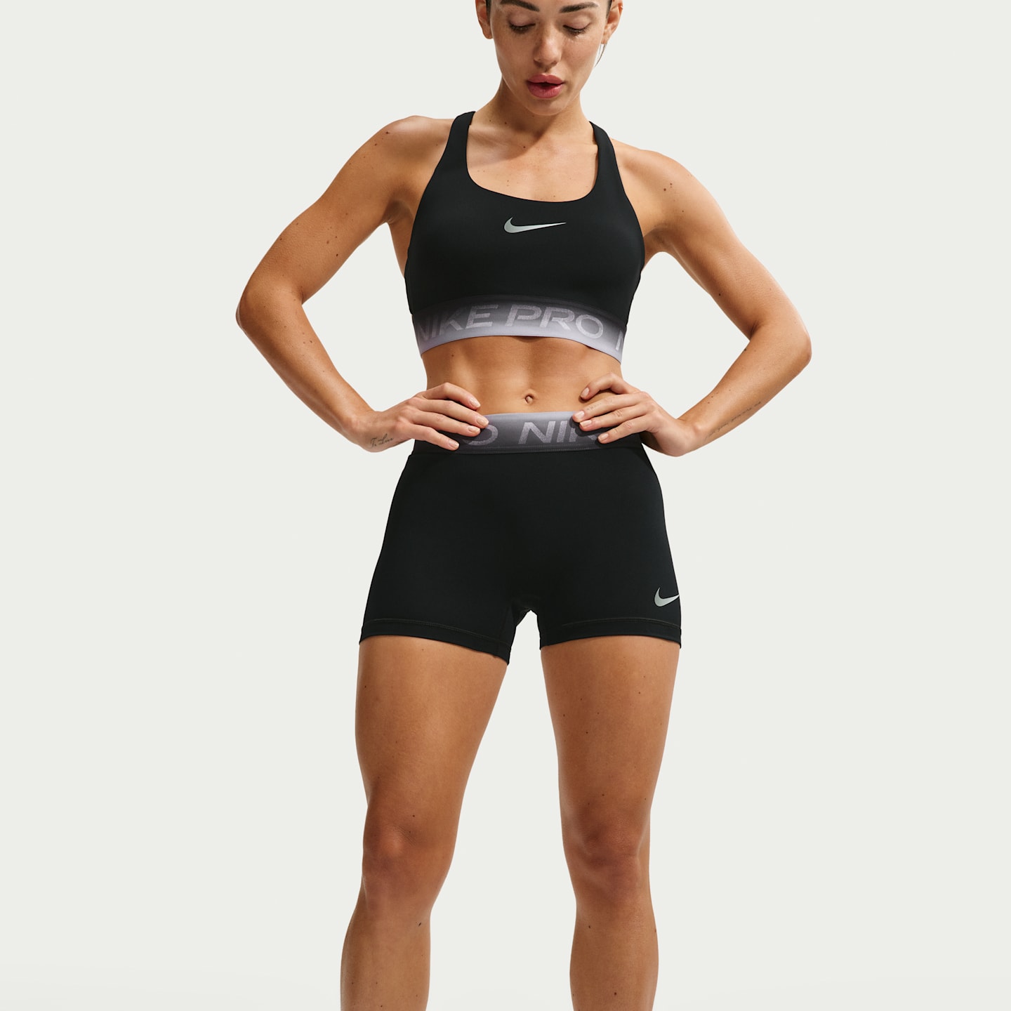 Женские шорты Nike Pro 3" со средней посадкой, цвет: Чёрный — фото 4