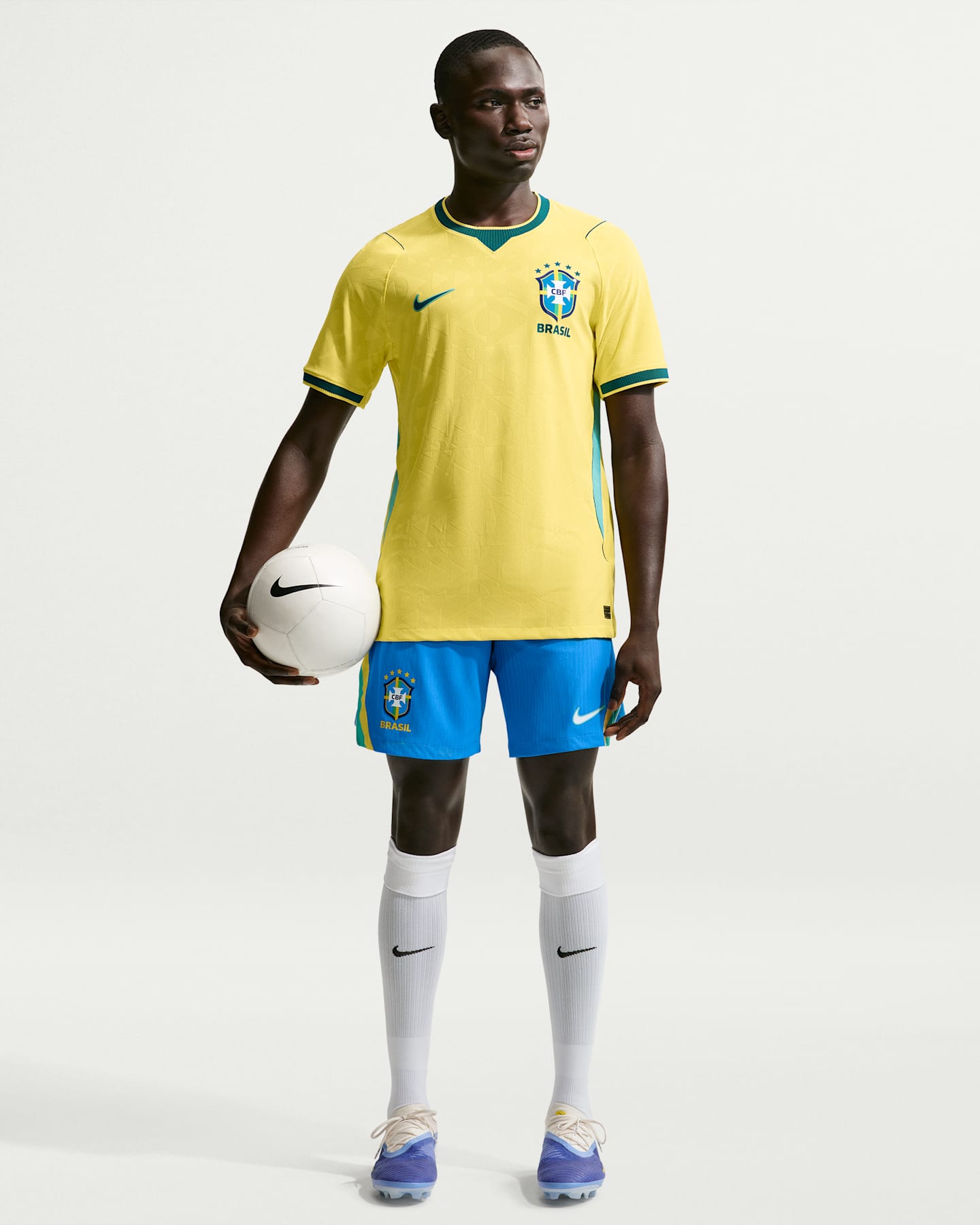 Мужские футбольные шорты Nike Brazil 2026 Match Home Aero-FIT Authentic, цвет: Светлый синий / Белый — фото 6