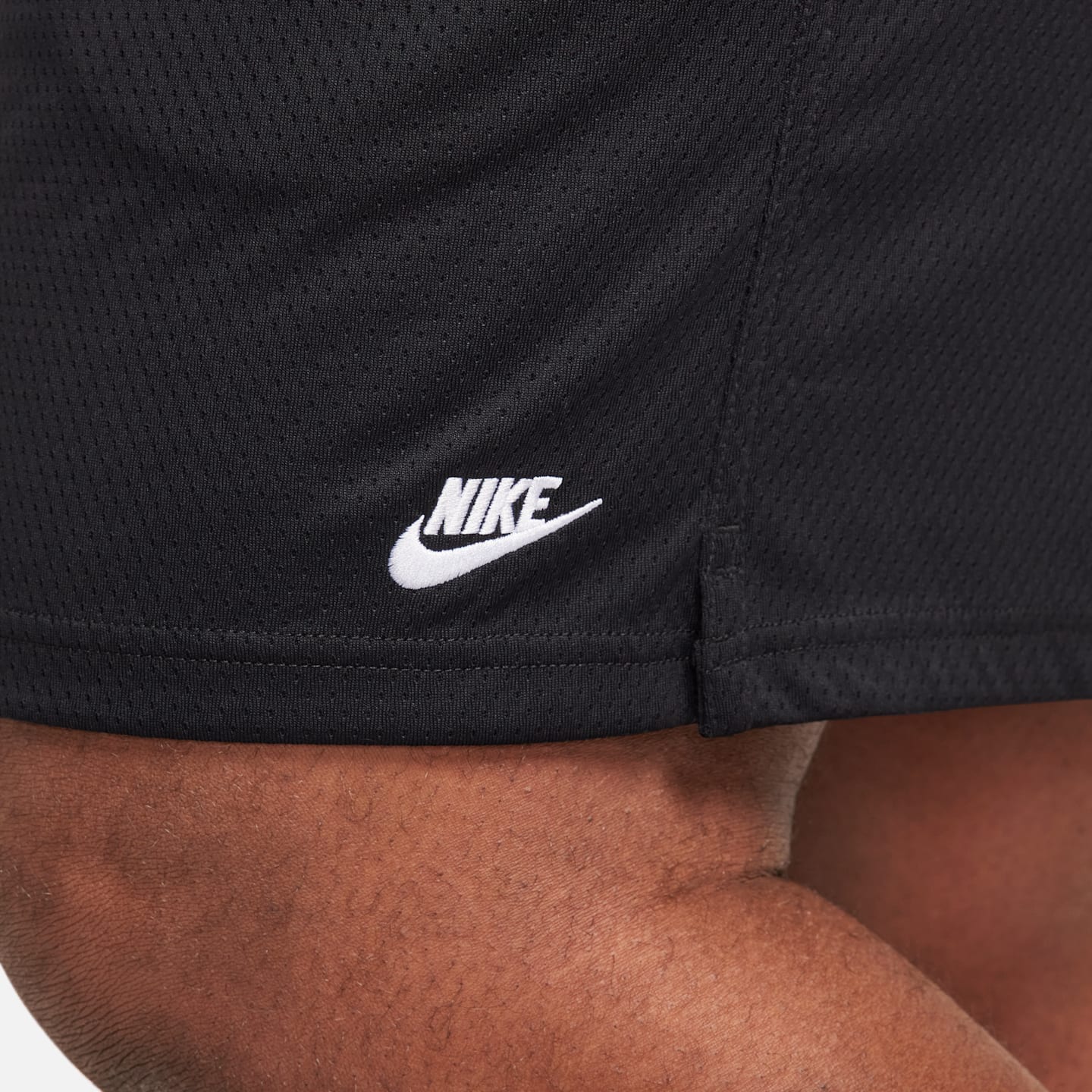 Мужские сетчатые шорты Nike Club Flow, цвет: Чёрный / Белый — фото 12