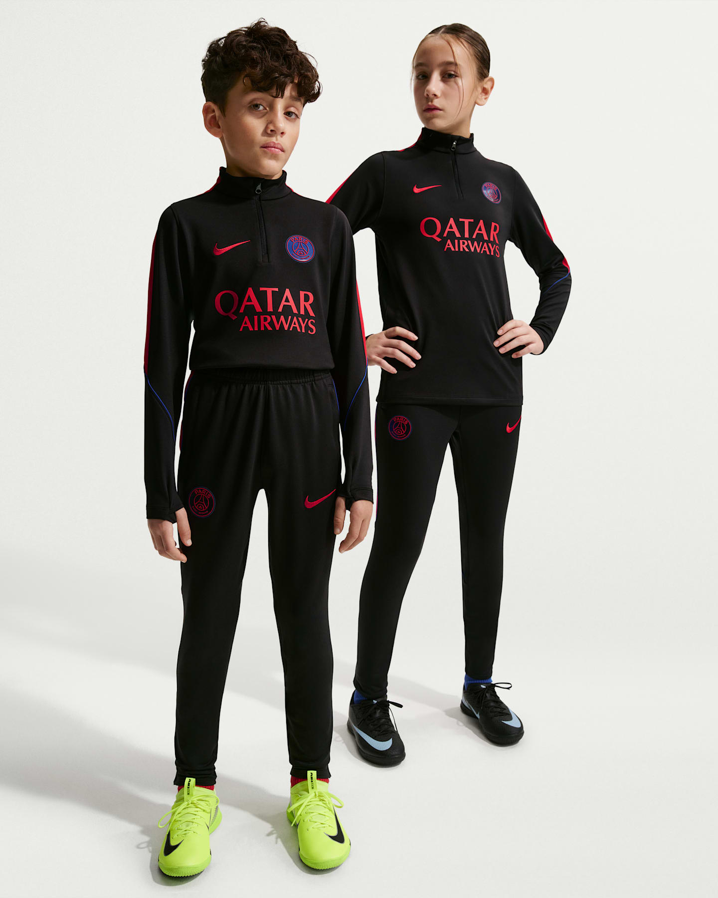Детские футбольные трикотажные брюки Nike Paris Saint-Germain Strike Dri-FIT, цвет: Чёрный / Красный — фото 9