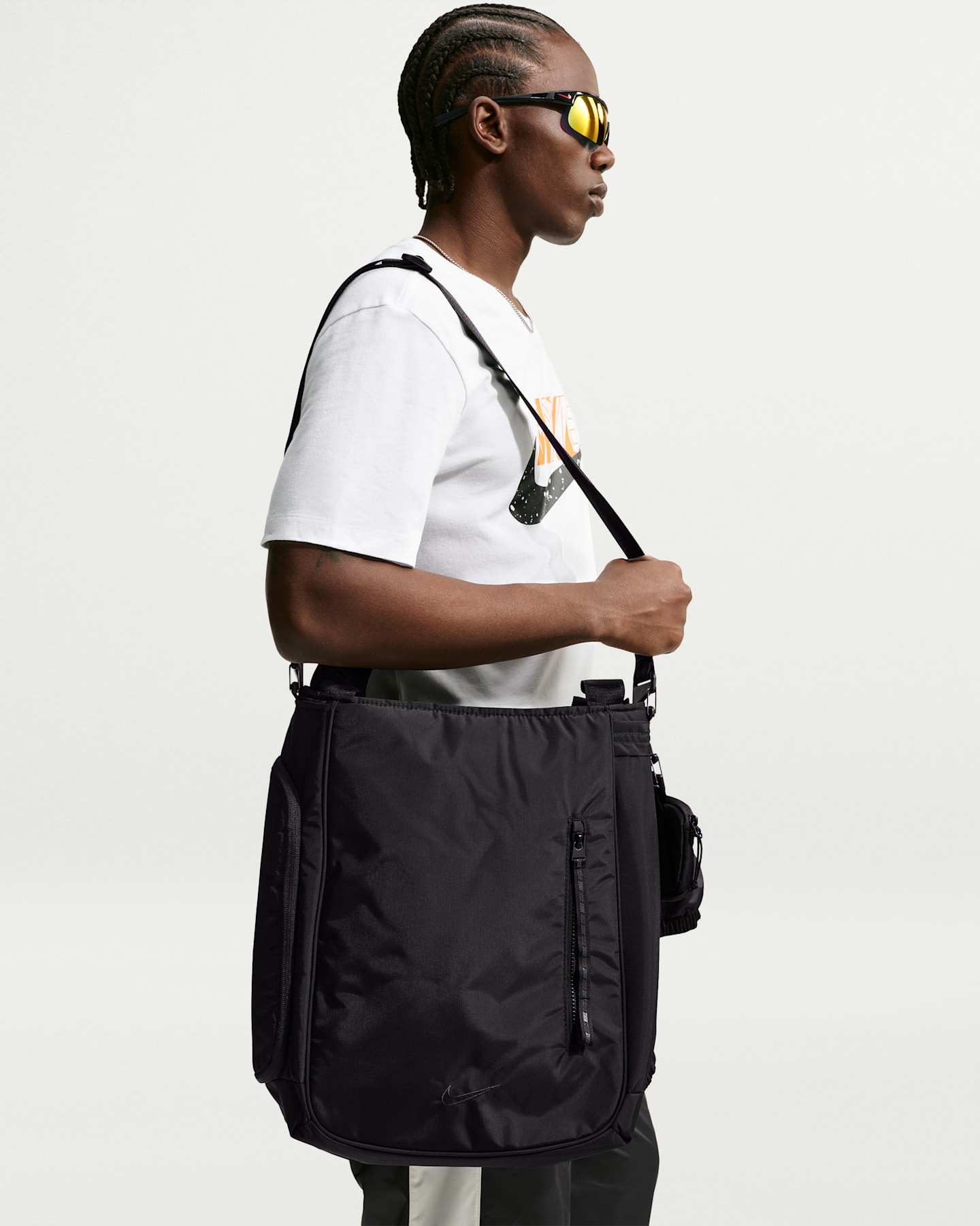 Женская сумка Nike Commute (20L), цвет: Чёрный / Антрацитовый — фото 13
