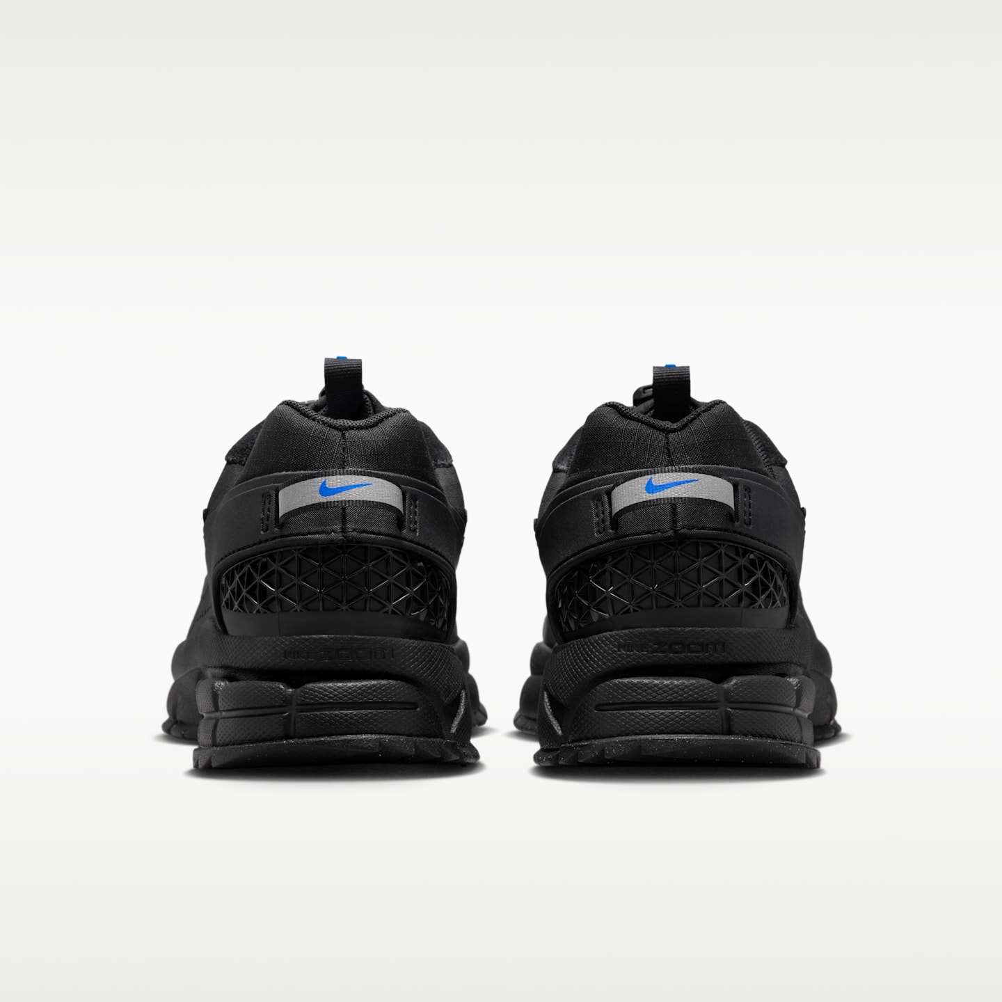Женские кроссовки Nike Zoom Vomero Roam Winterized, цвет: Чёрный / Синий — фото 6