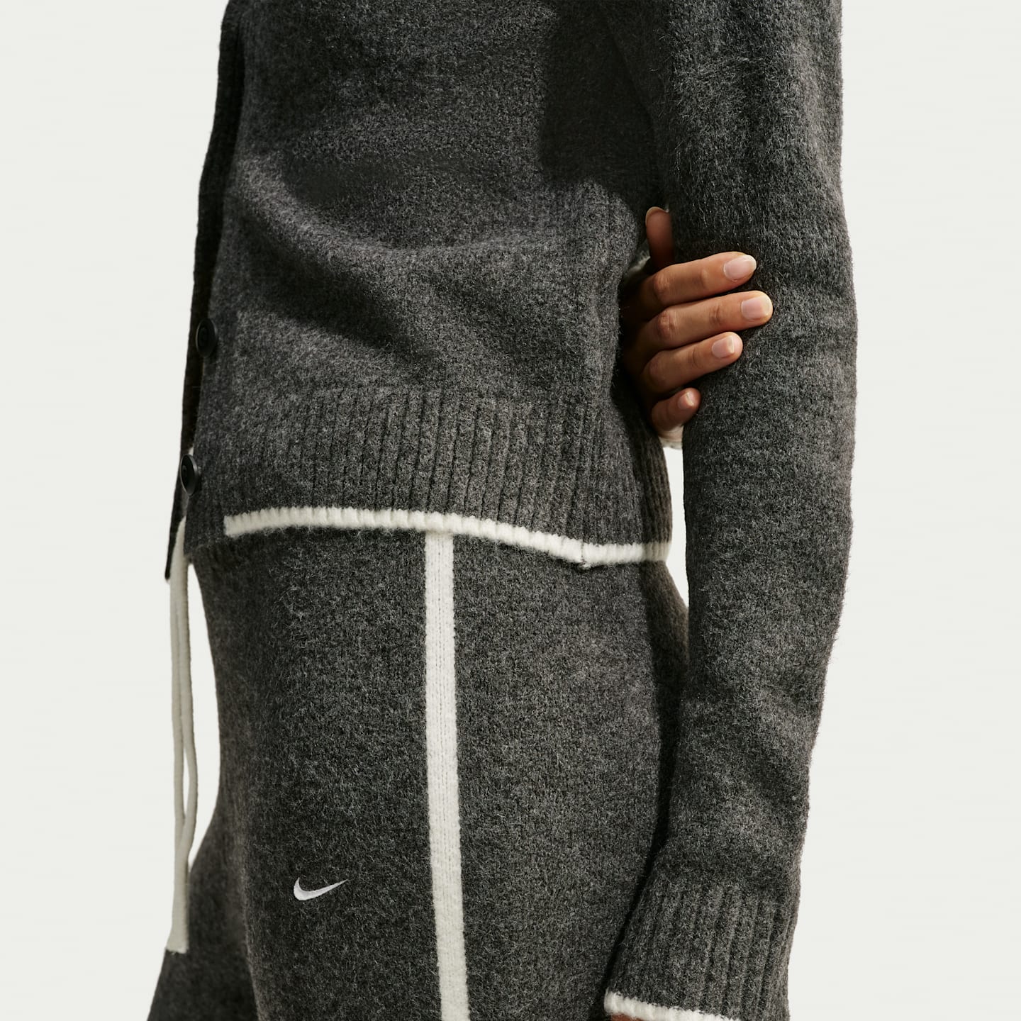 Женский приталенный кардиган Nike Sportswear Chill Knit, цвет: Чёрный меланжевый / Белый — фото 2